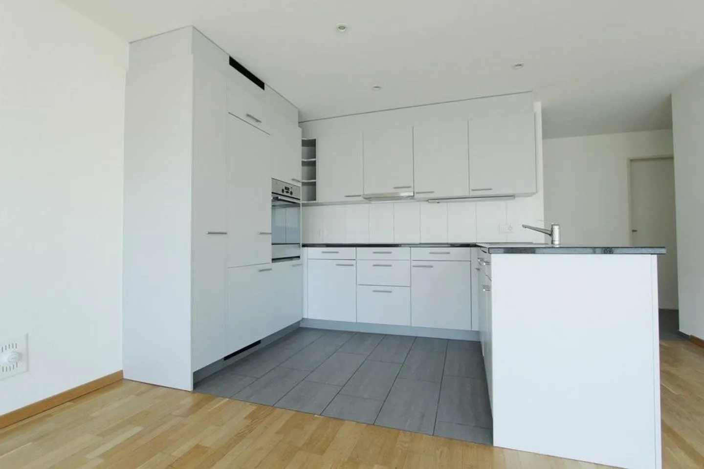 Helle Wohnung mit Balkon - Foto 8 von 11