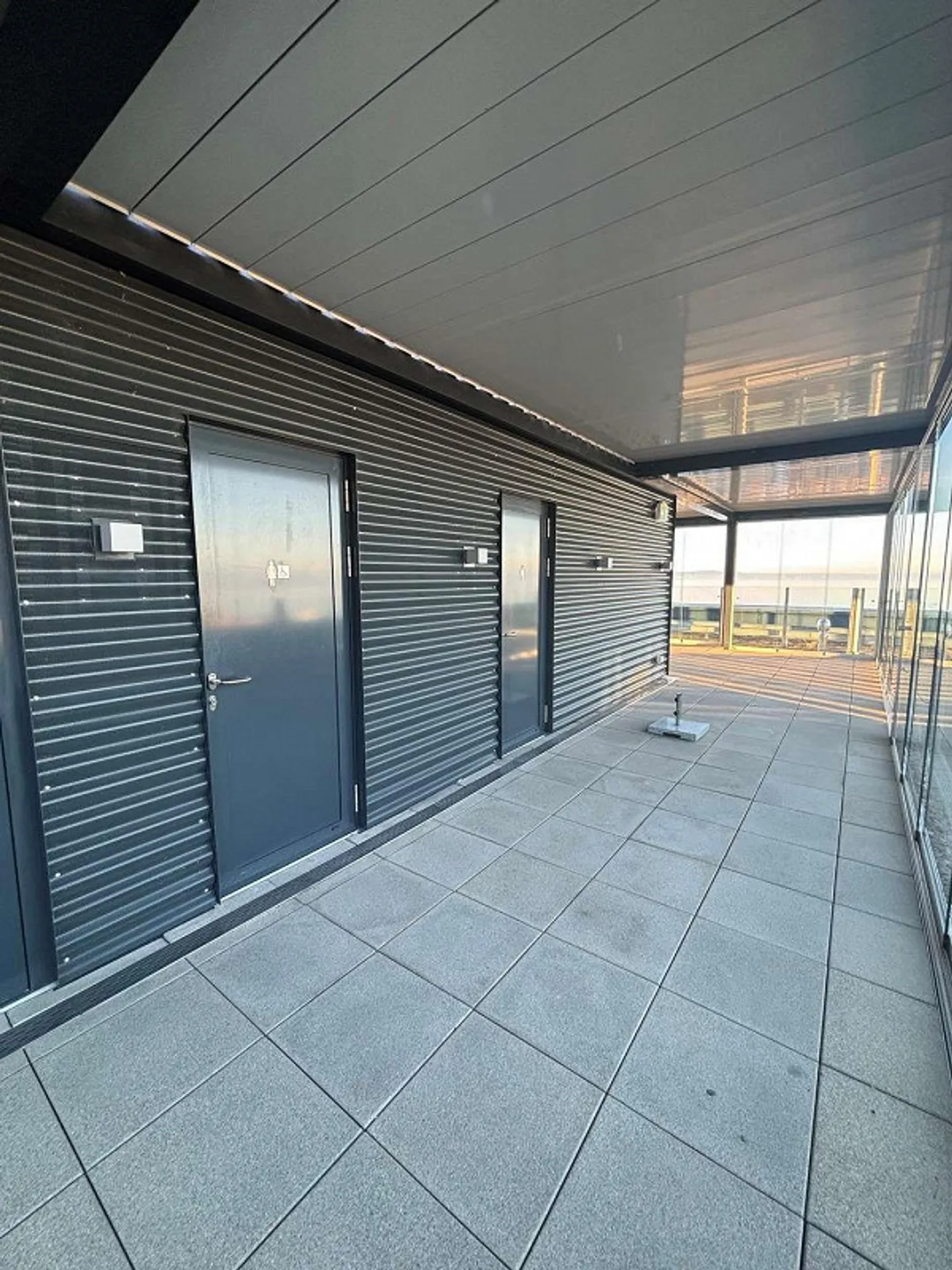 Exclusive commercial space with panoramic lake view - Photo 11 of 12