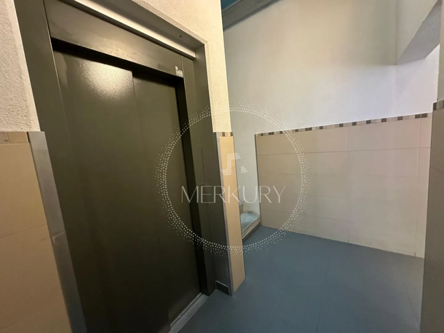 Eine geräumige 5-Zimmer-Wohnung im Stadtteil St Jean - Foto 2 von 2