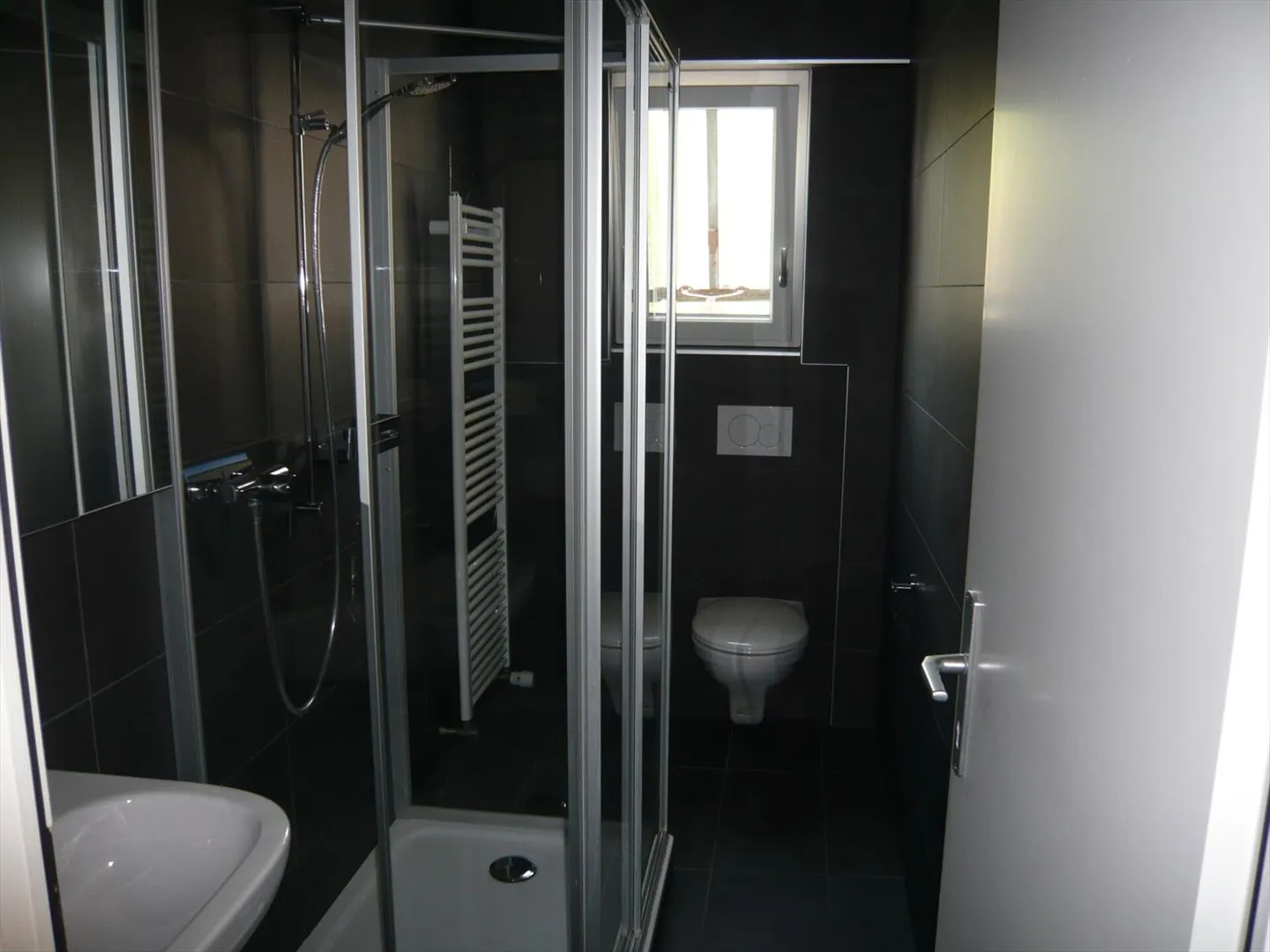 3.5 Room Apartment - Photo 3 of 13