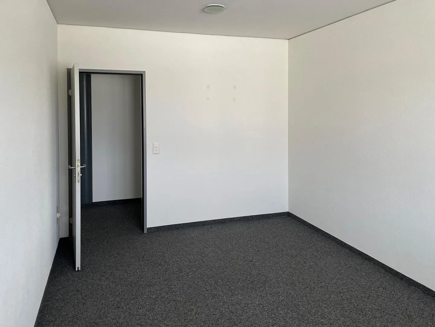 Attraktives Büro / Atelier / Gewerbe in Elgg ZH - Foto 3 von 8