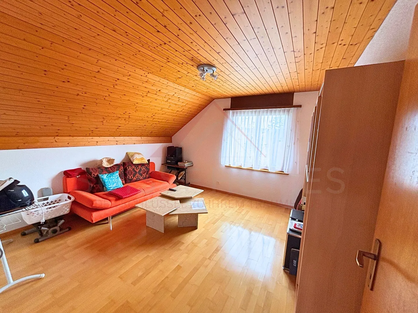 Una casa con cuore, storia e spazio per vivere - La tua oasi familiare a Worben - Foto 8 di 16