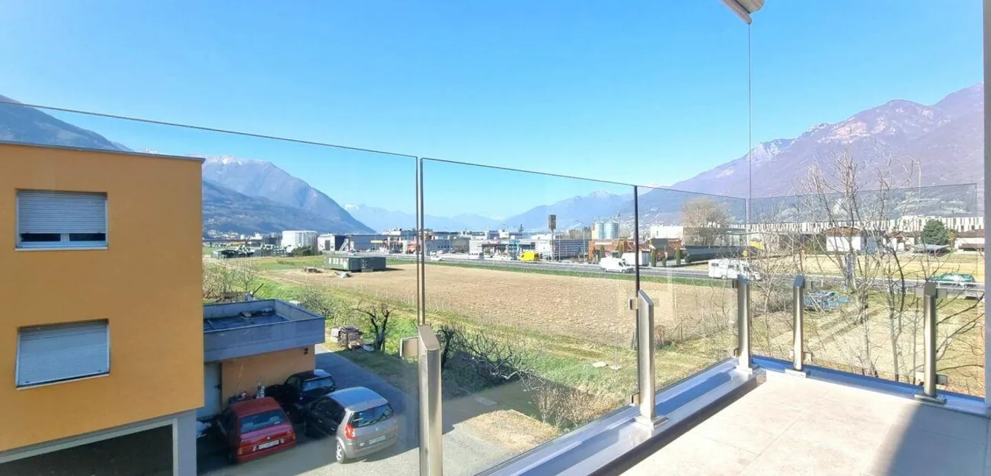 Moderno e strategico 4.5 locali a Sant'Antonino - Perfetto per chi cerca comodità e qualità di vita - Foto 1 di 13