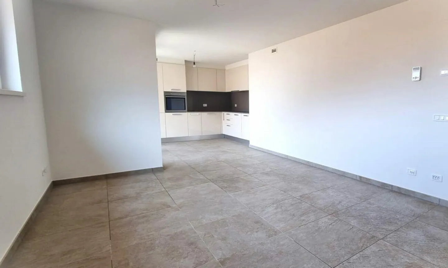 Moderno e strategico 4.5 locali a Sant'Antonino - Perfetto per chi cerca comodità e qualità di vita - Foto 3 di 13
