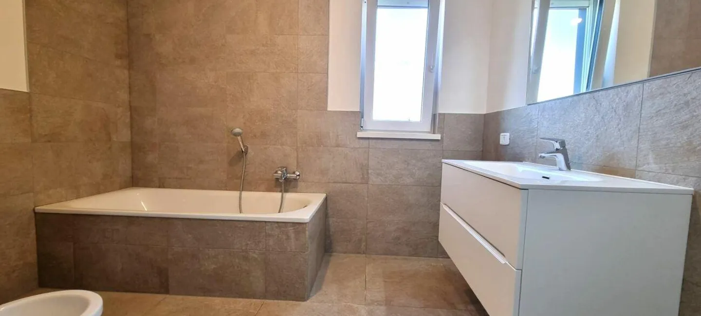 Moderno e strategico 4.5 locali a Sant'Antonino - Perfetto per chi cerca comodità e qualità di vita - Foto 7 di 13