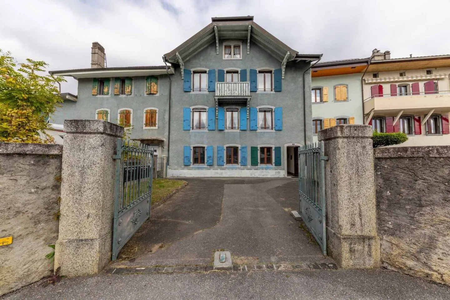 Prächtiges Bürgershaus - 3 Wohnungen mit Blick auf das Schloss Aigle! - Foto 1 von 12