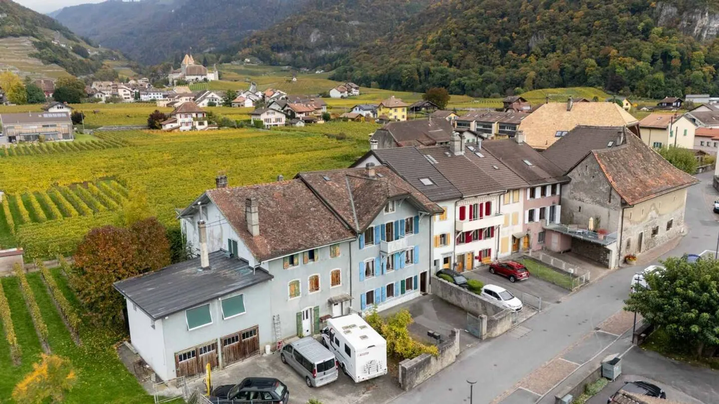 Prächtiges Bürgershaus - 3 Wohnungen mit Blick auf das Schloss Aigle! - Foto 2 von 12