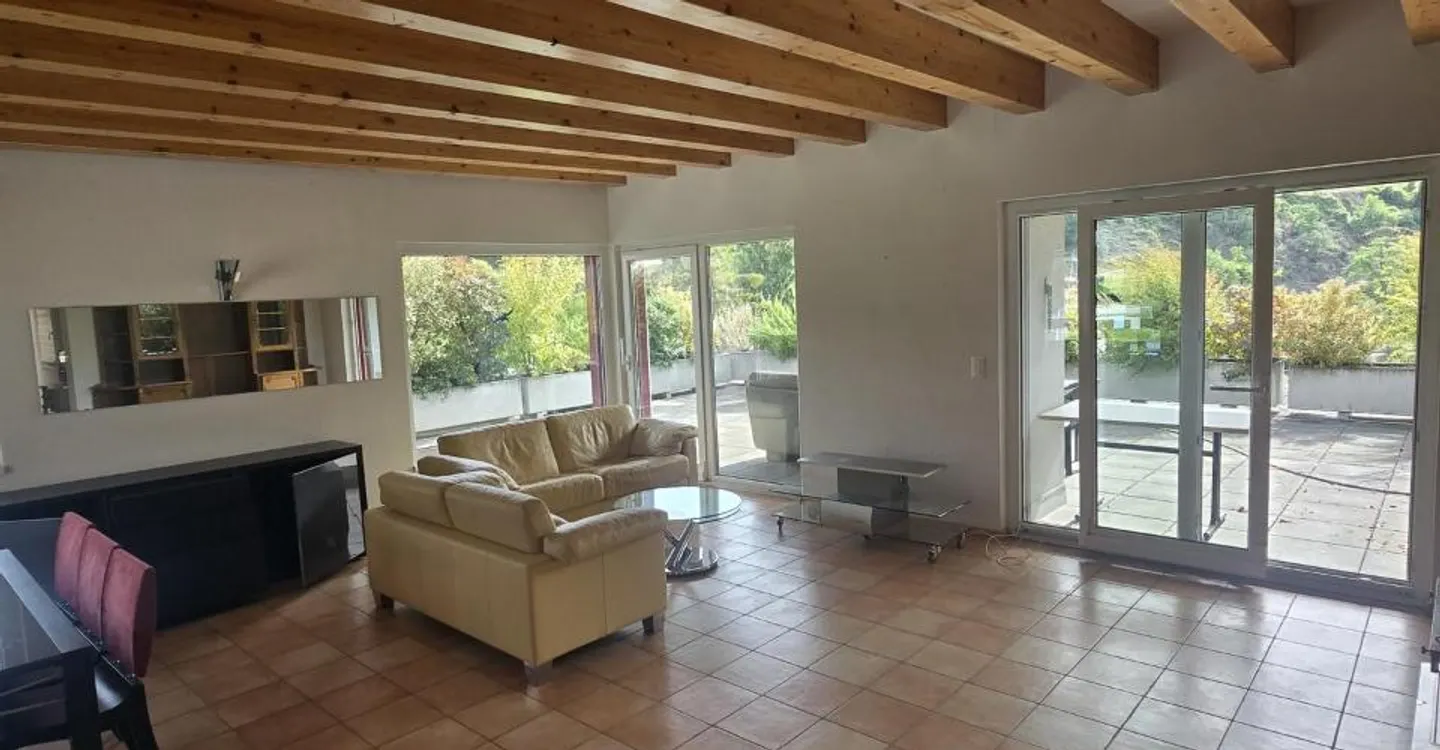Splendide appartement 5,5 pièces en attique à Conthey - Photo 2 sur 10