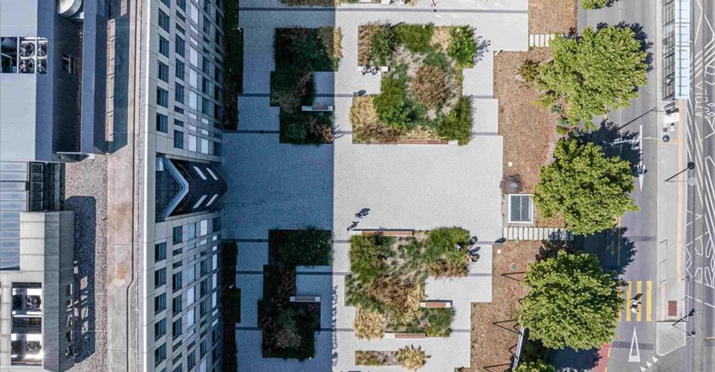 Office space for rent - Photo 1 of 11