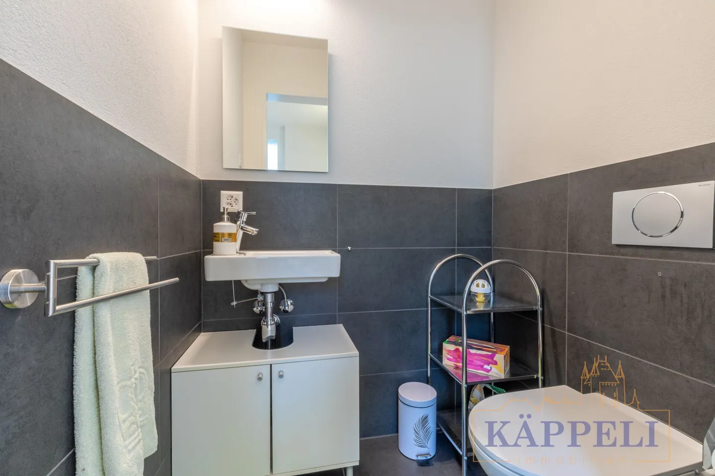 6.5 Zimmer Doppeleinfamilienhaushälfte am Bergblick in Uebeschi - Photo 2 of 16