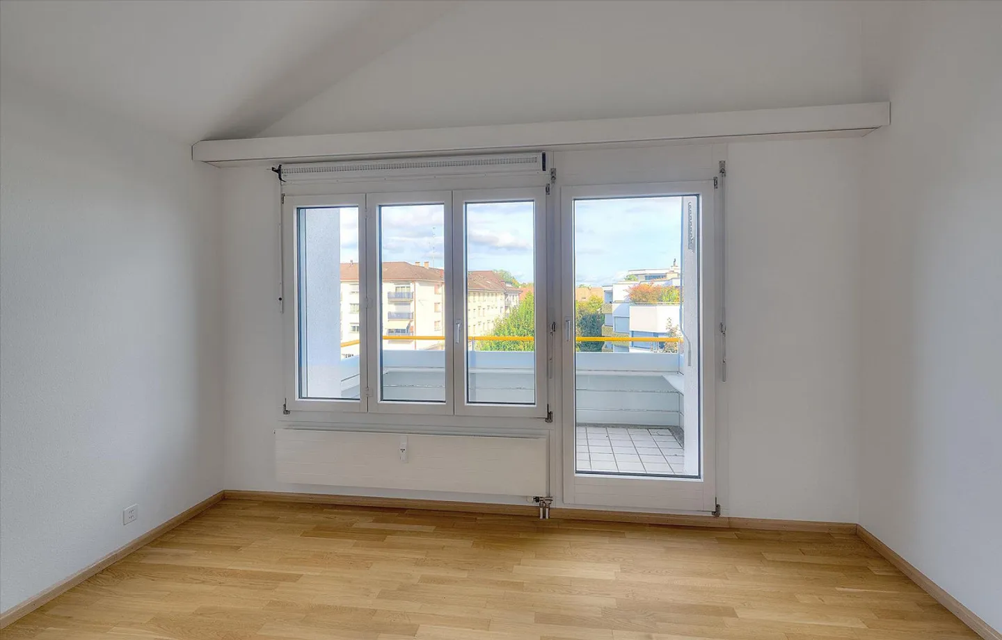 Charming maisonette apartment in a central location awaits you! - Photo 9 of 11