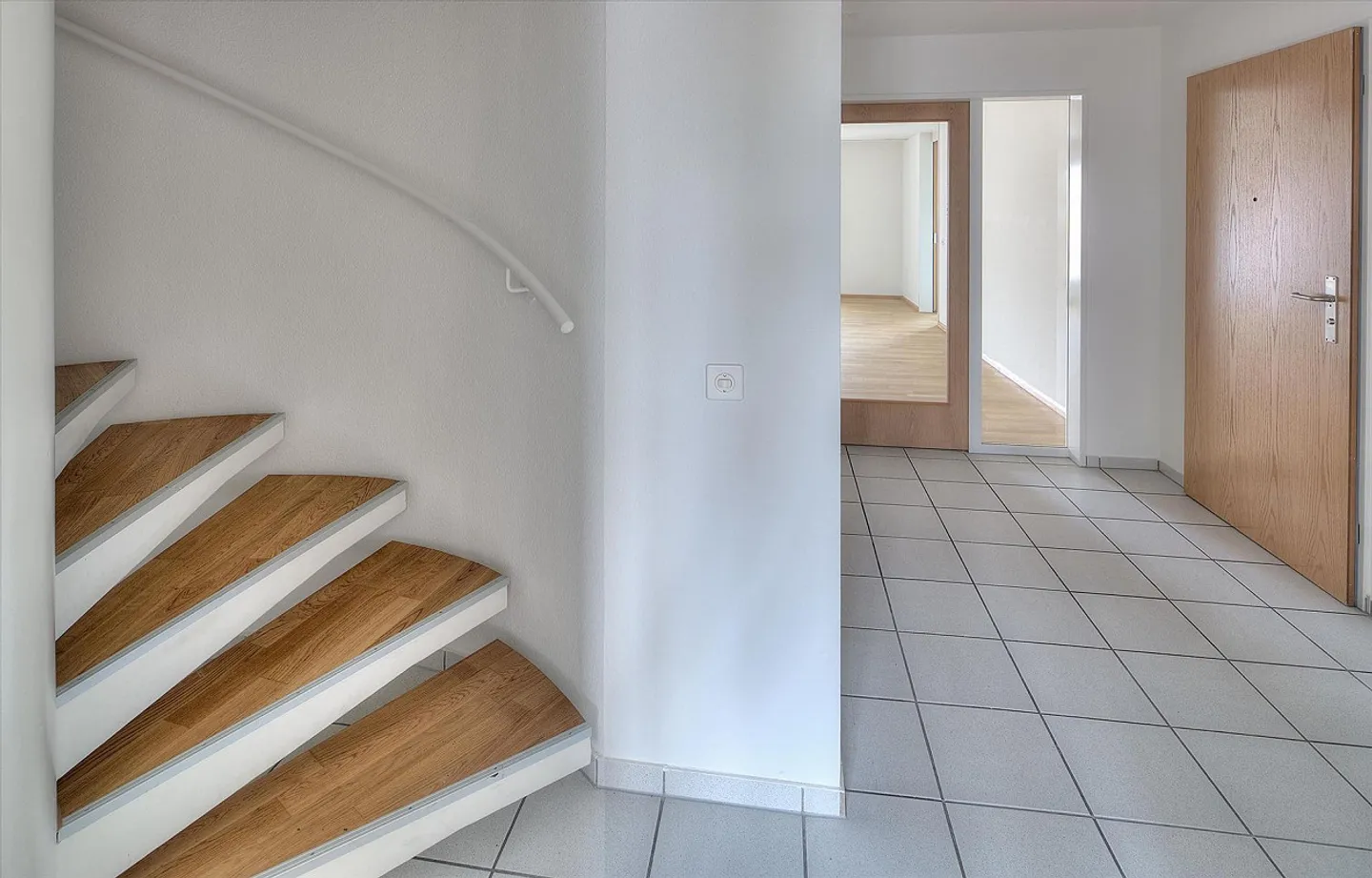 Charming maisonette apartment in a central location awaits you! - Photo 10 of 11