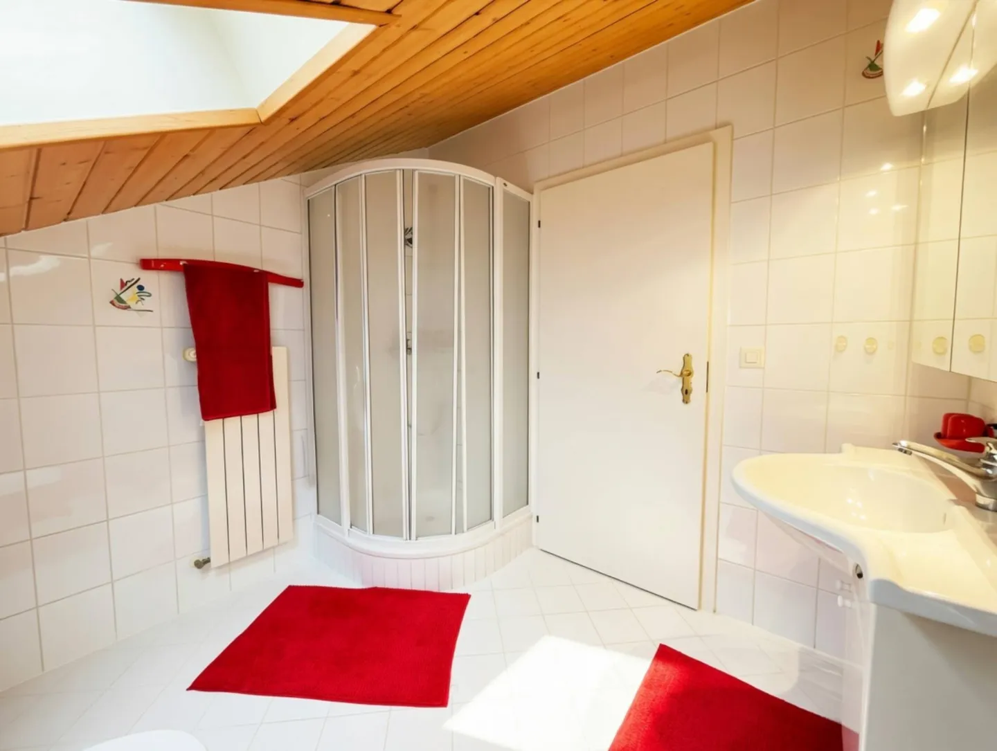 Duplex spazioso con 6,5 stanze in una villa con grande giardino privato e piscina esterna riscaldata - Foto 9 di 10