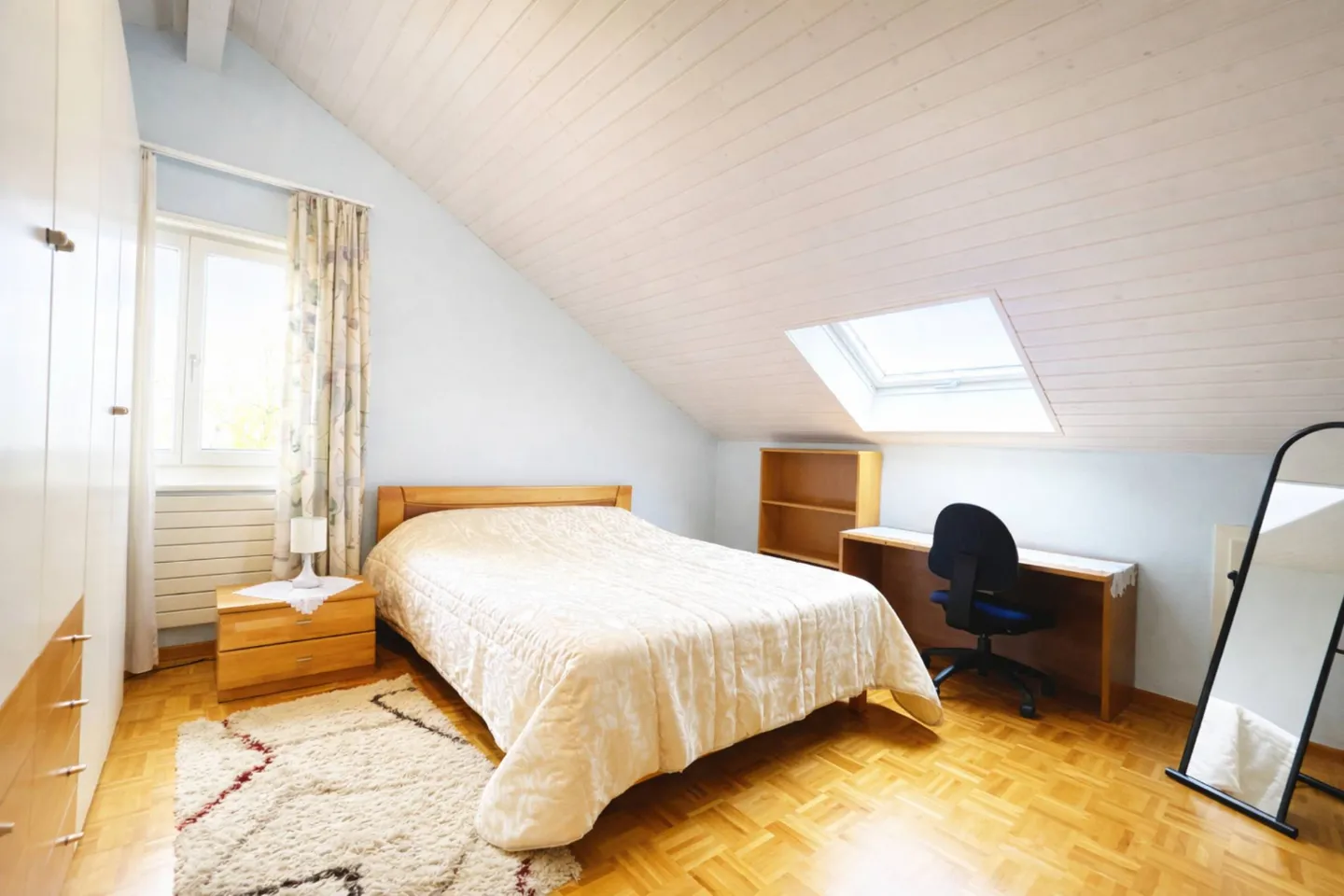 Duplex spazioso con 6,5 stanze in una villa con grande giardino privato e piscina esterna riscaldata - Foto 10 di 10