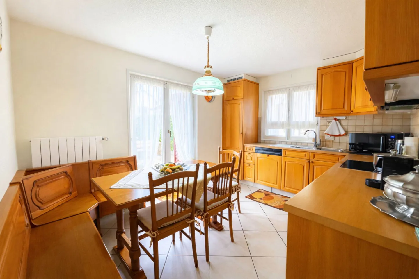 Duplex spazioso con 6,5 stanze in una villa con grande giardino privato e piscina esterna riscaldata - Foto 2 di 10