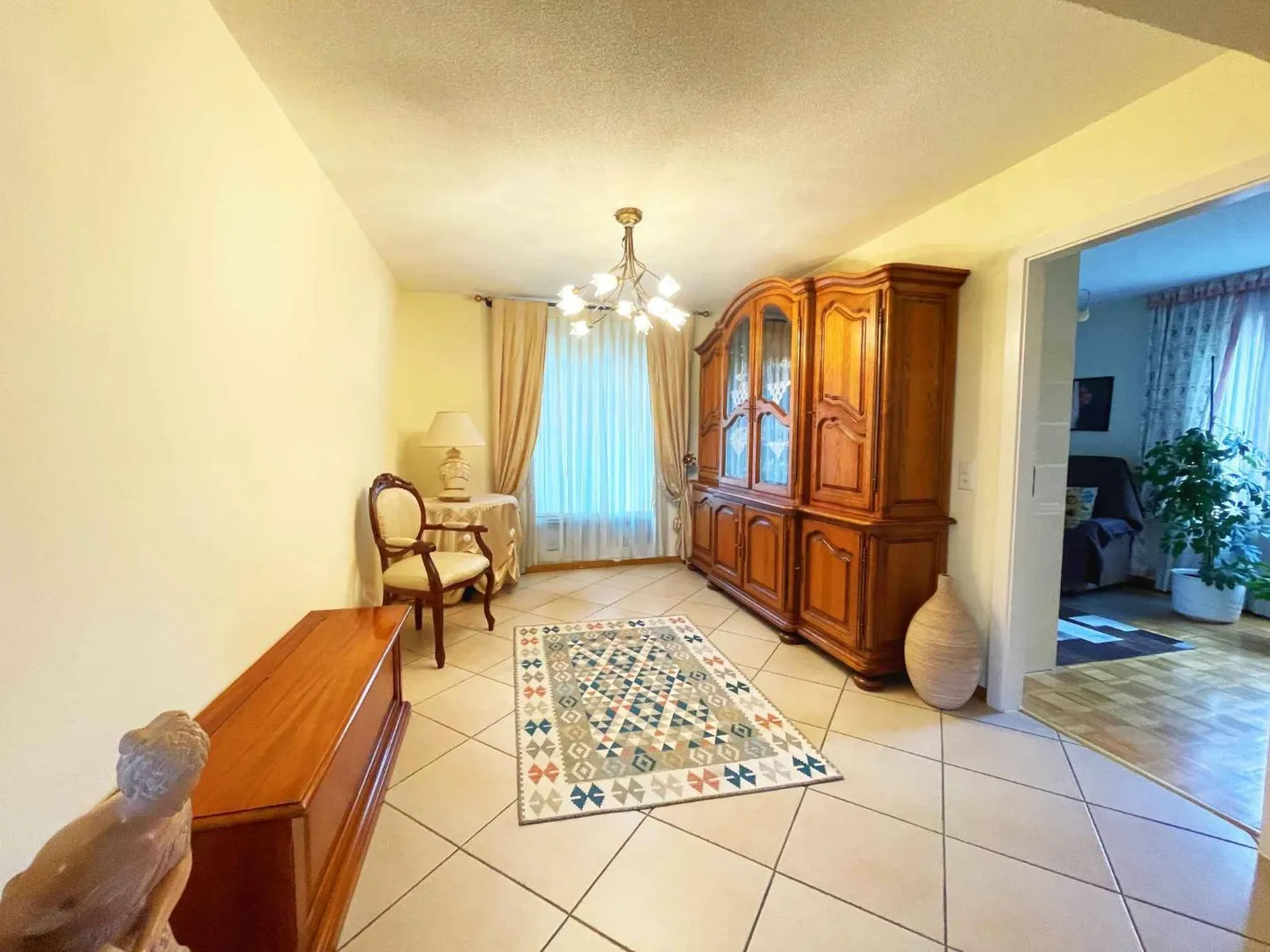 Duplex spazioso con 6,5 stanze in una villa con grande giardino privato e piscina esterna riscaldata - Foto 3 di 10