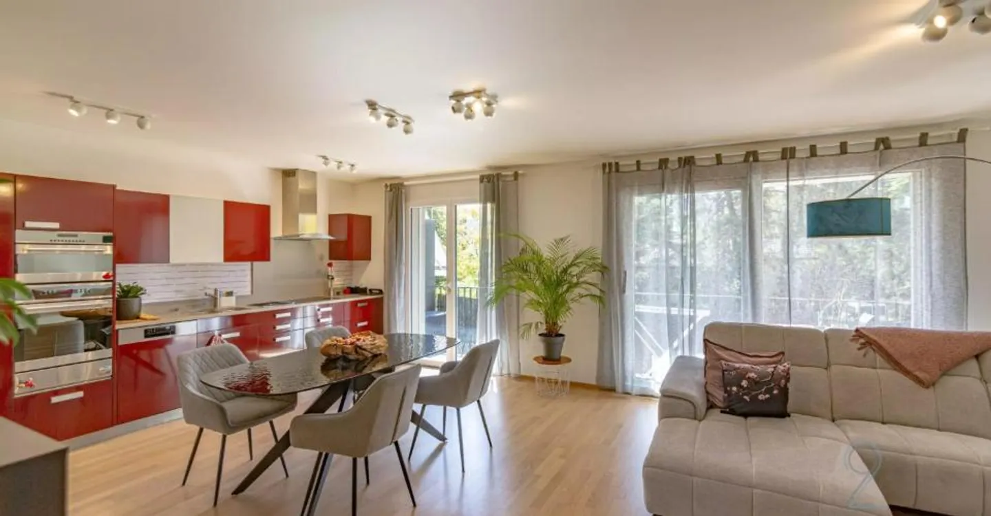 Onex ? 5-room apartment with large balcony, in the heart of amenities - Photo 1 of 7