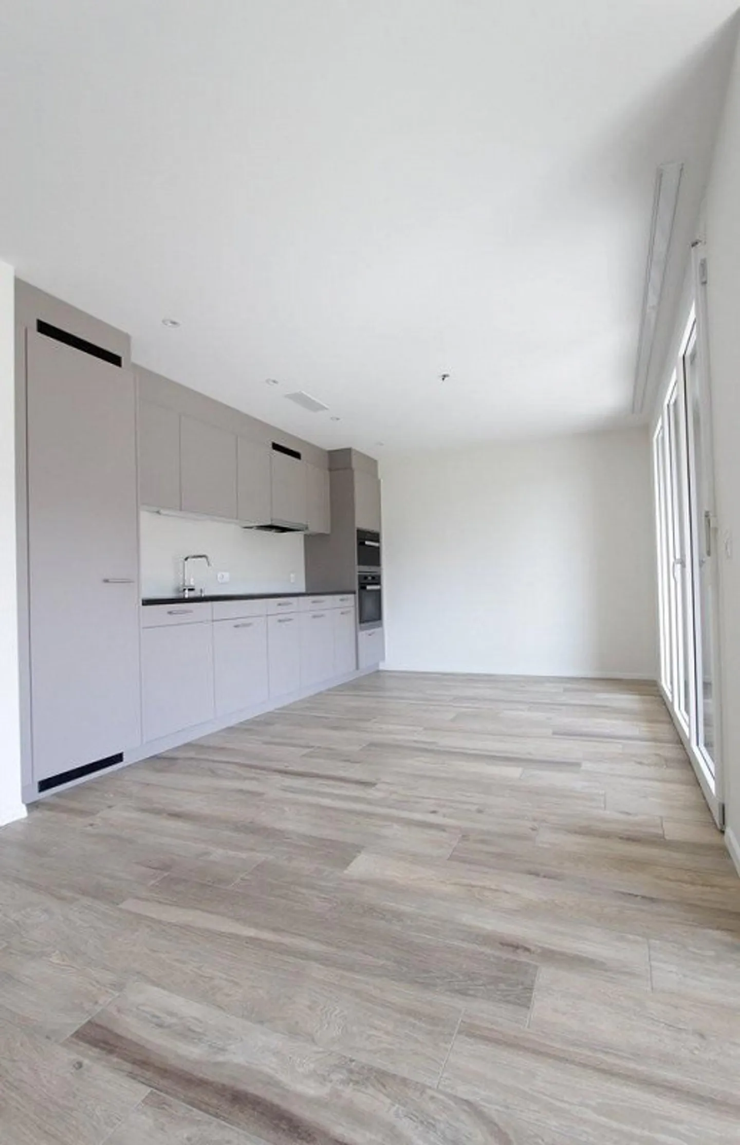 Moderne Wohnung mit eigener Waschküche - Foto 8 von 11