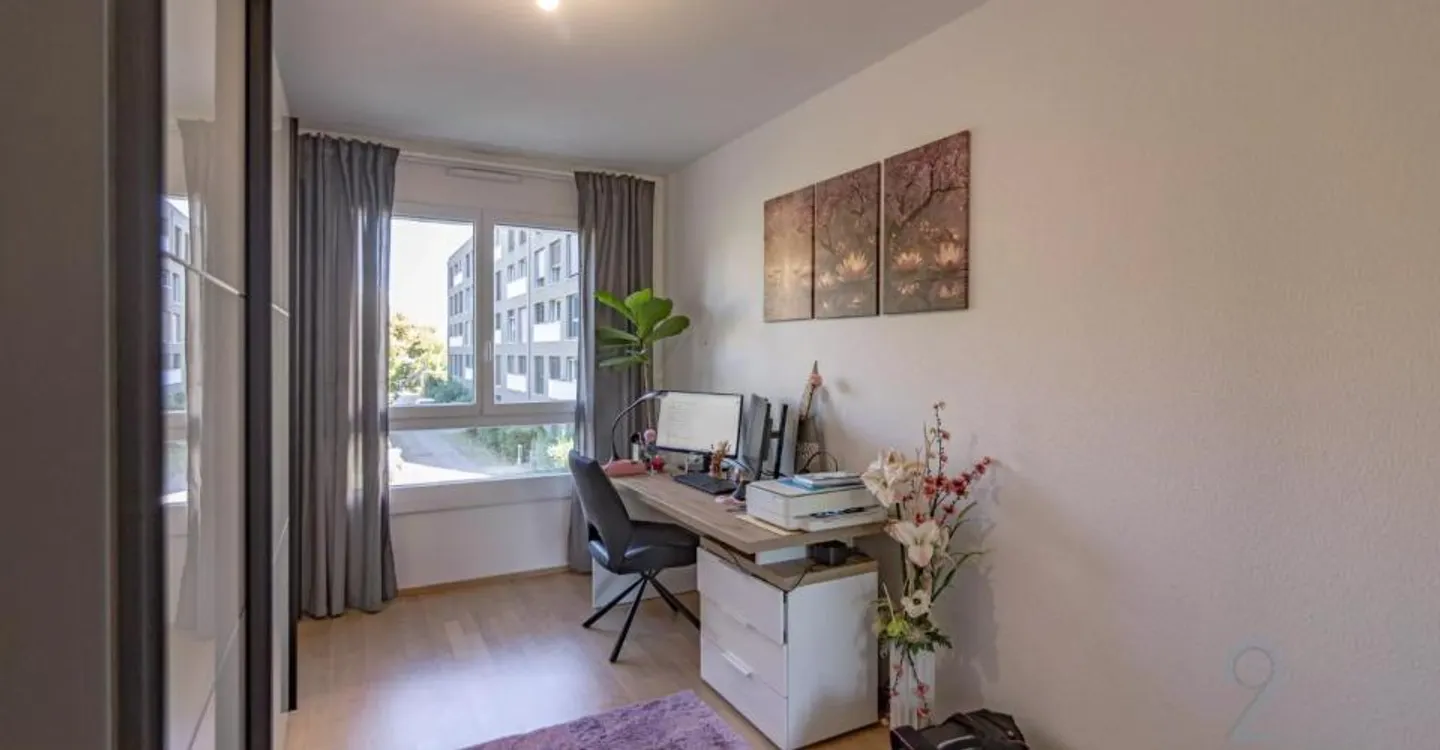 Onex ? 5-room apartment with large balcony, in the heart of amenities - Photo 6 of 7