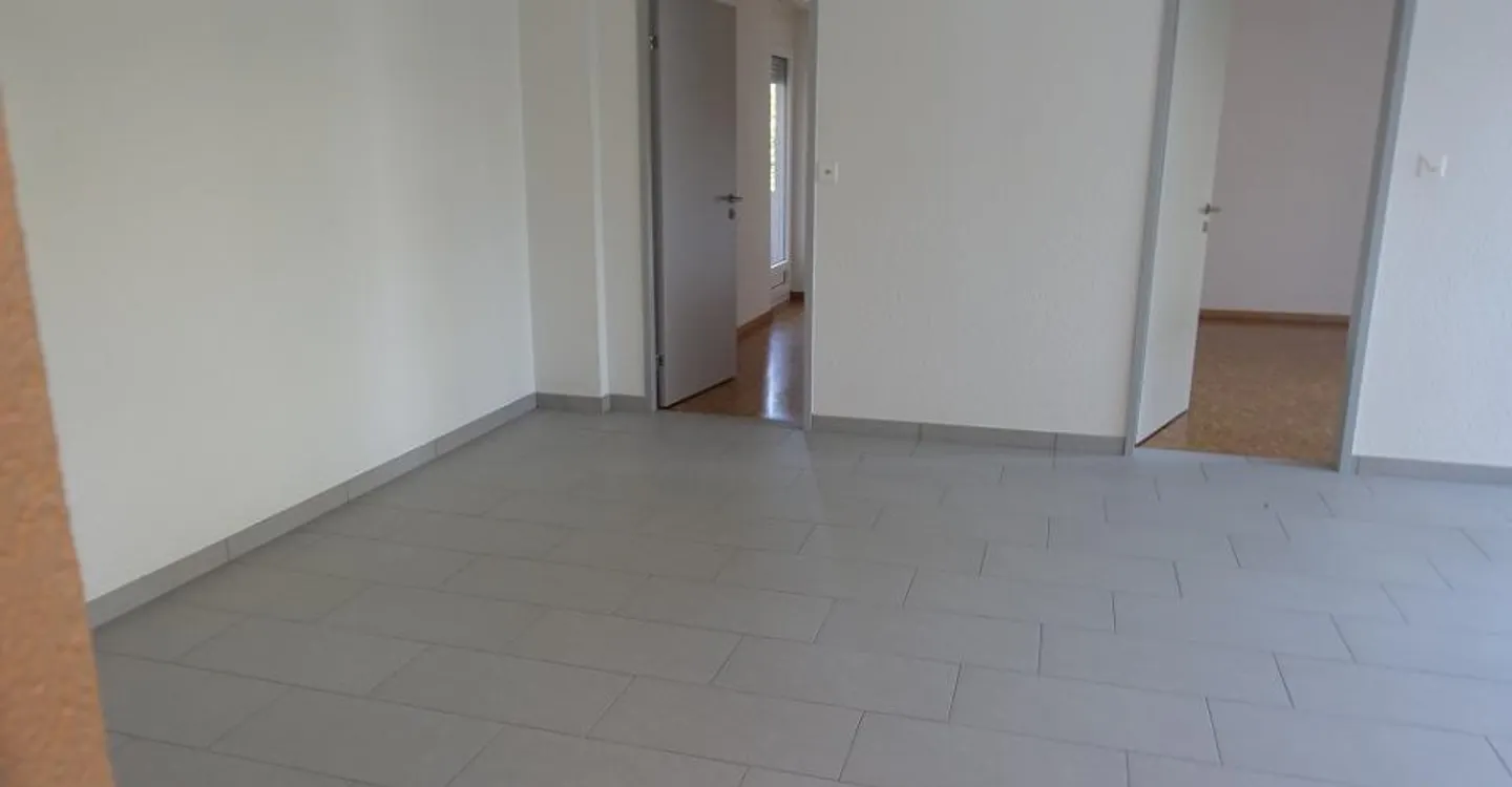 4.5-room apartment on the ground floor - Photo 4 of 9
