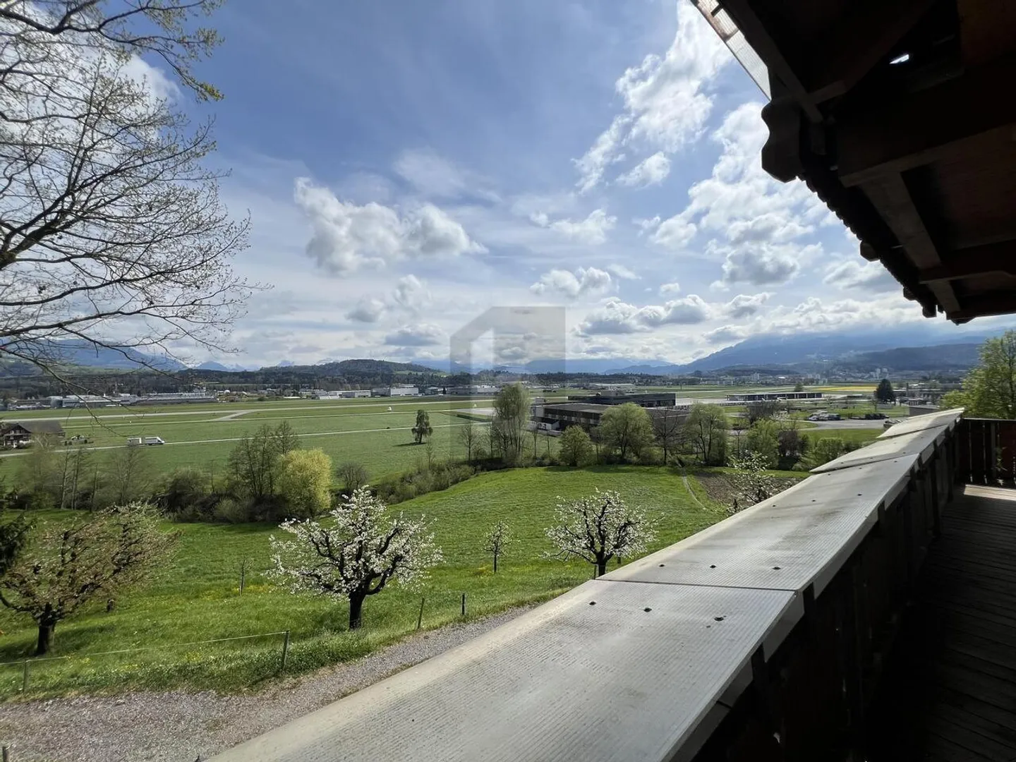 Charmante Wohnung mit Traumhaftem Blick - Foto 2 von 6