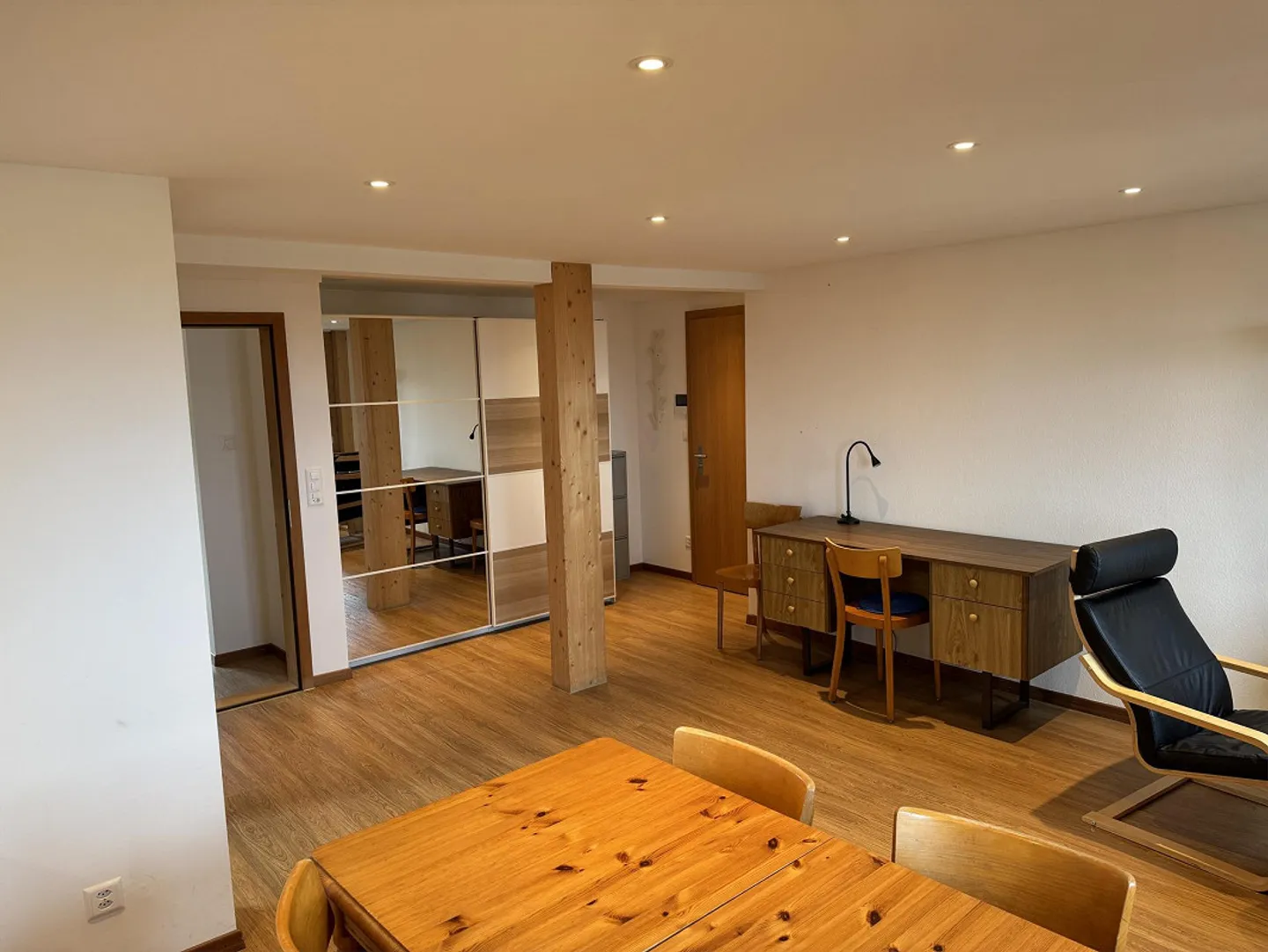 Appartamento ristrutturato, moderno e luminoso in affitto all'ultimo piano - Foto 7 di 17