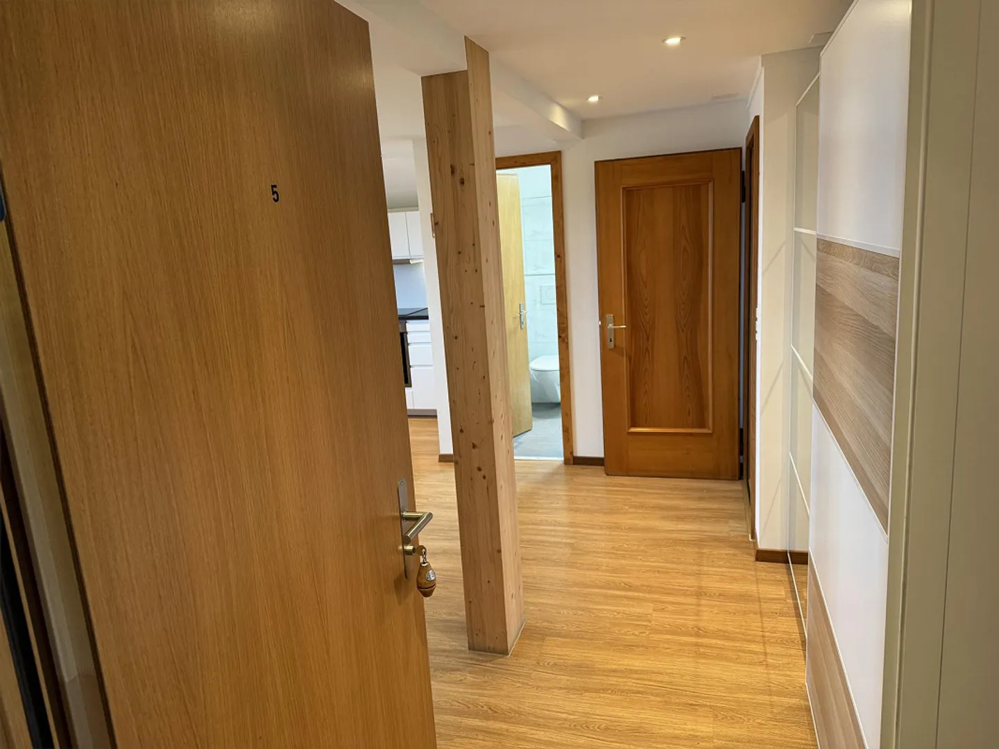 Appartamento ristrutturato, moderno e luminoso in affitto all'ultimo piano - Foto 11 di 17