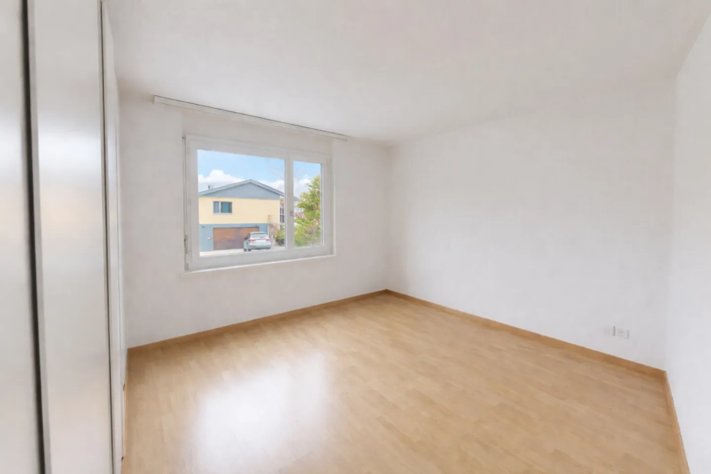 ATTRACTIVE 4.5-ROOM APARTMENT WITH LARGE BALCONY - Photo 3 of 11
