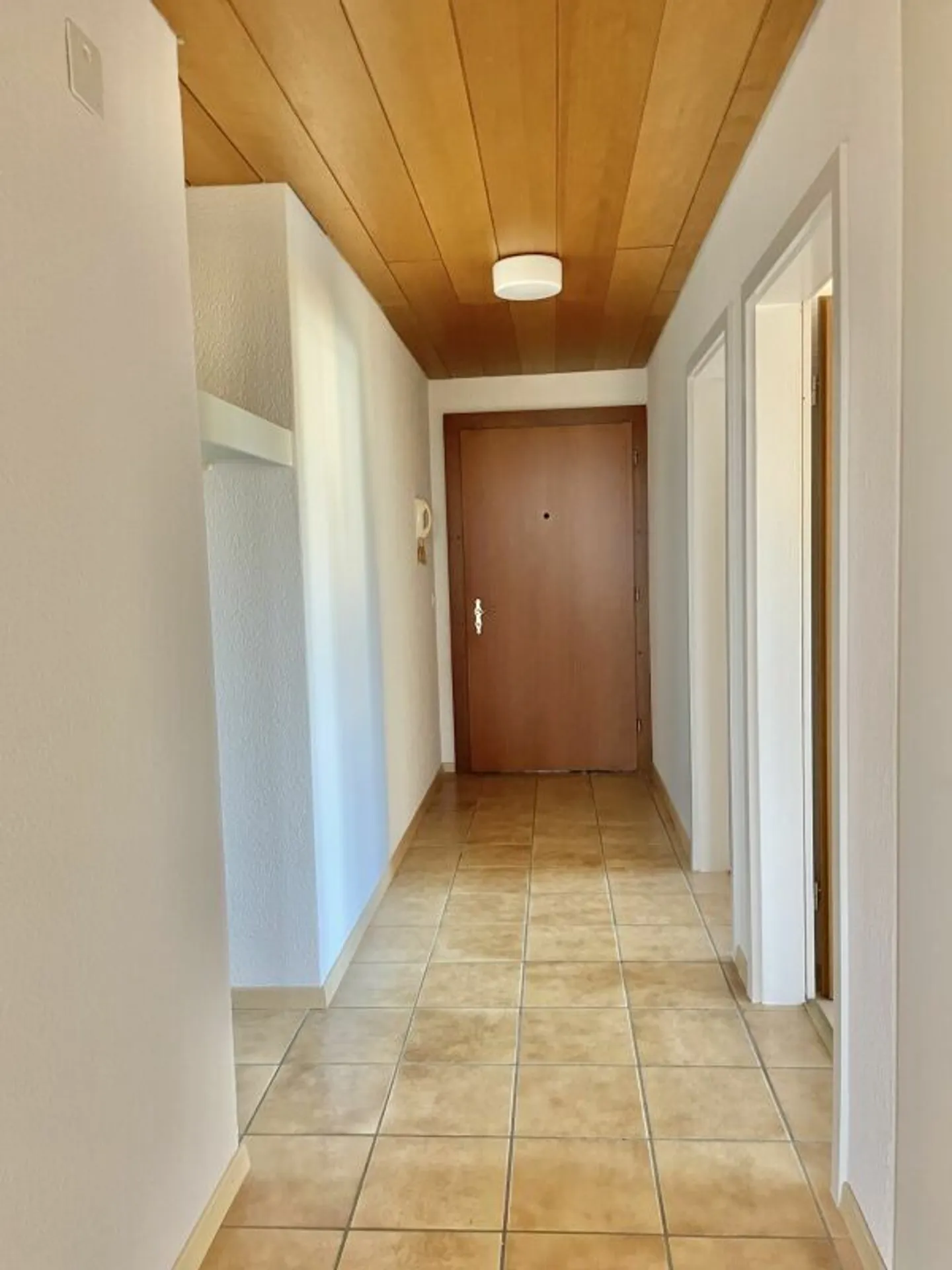 ATTRACTIVE 4.5-ROOM APARTMENT WITH LARGE BALCONY - Photo 6 of 11