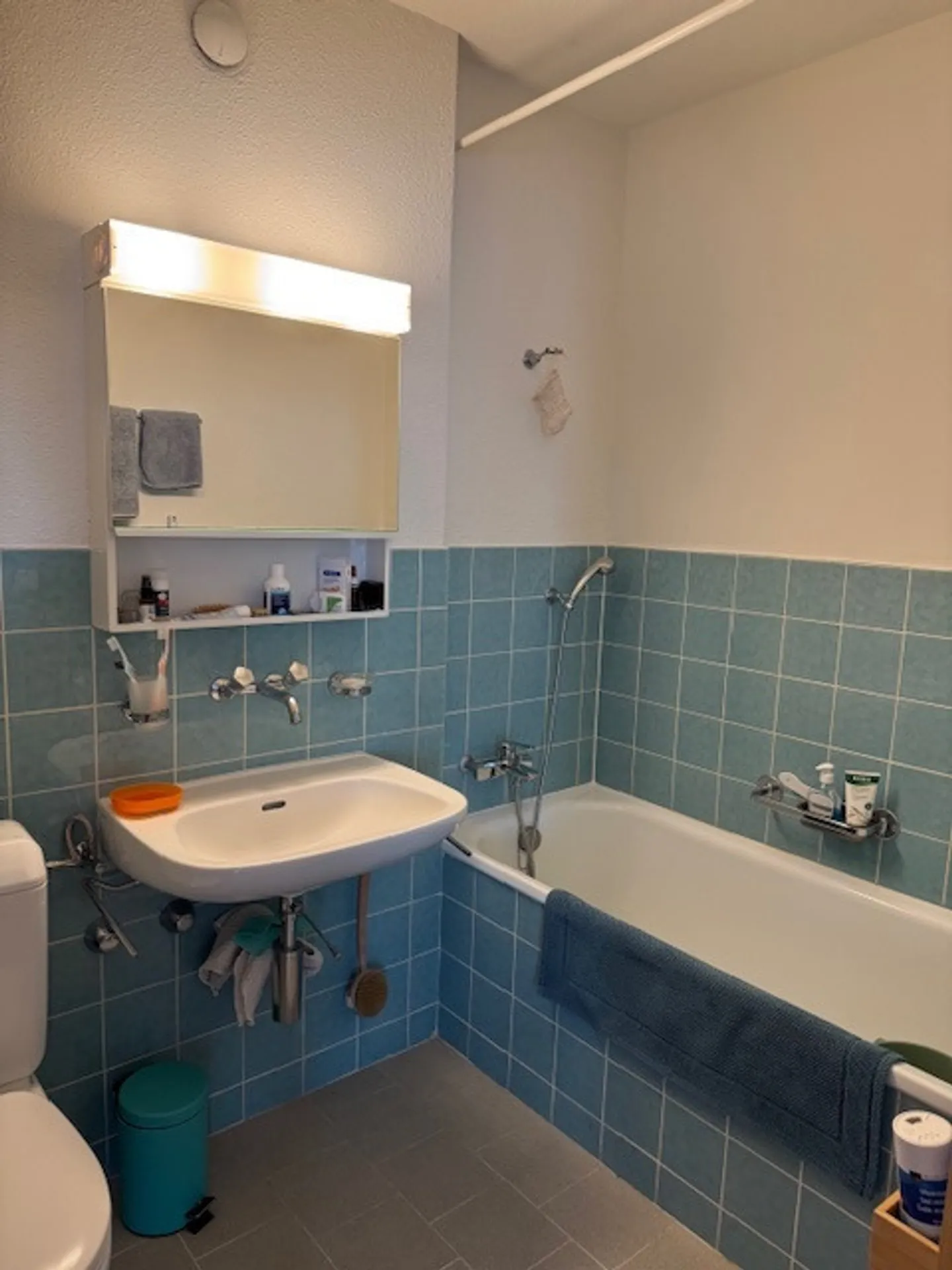 Central Located, Quiet Apartment - Photo 5 of 8