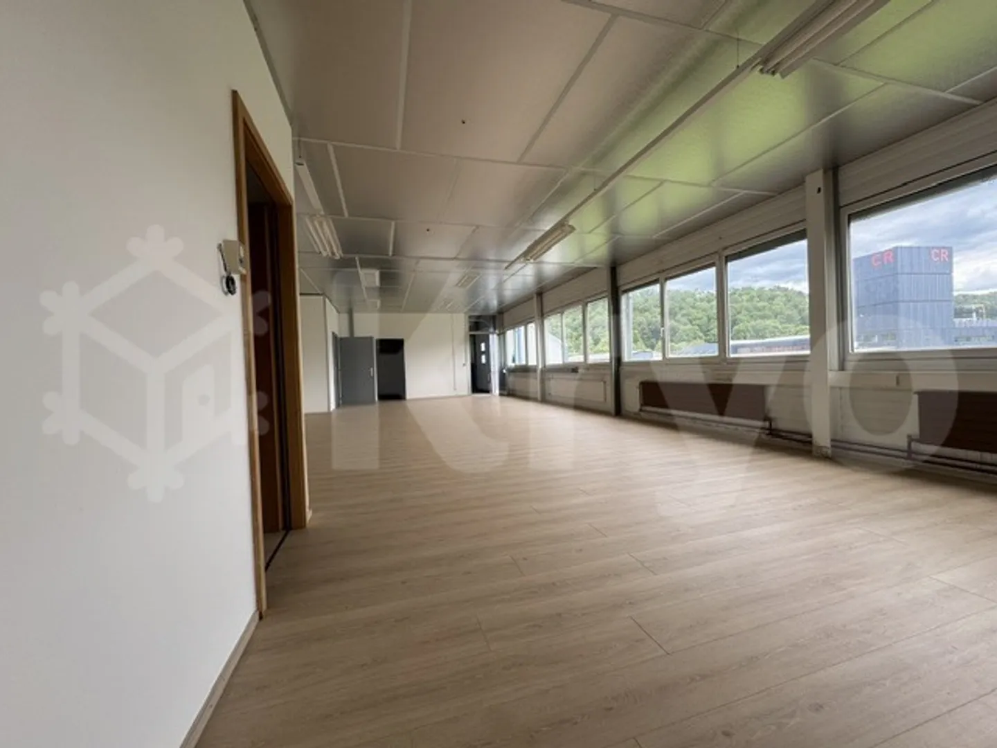 Commercial space of 100m2 for rent - Photo 2 of 4