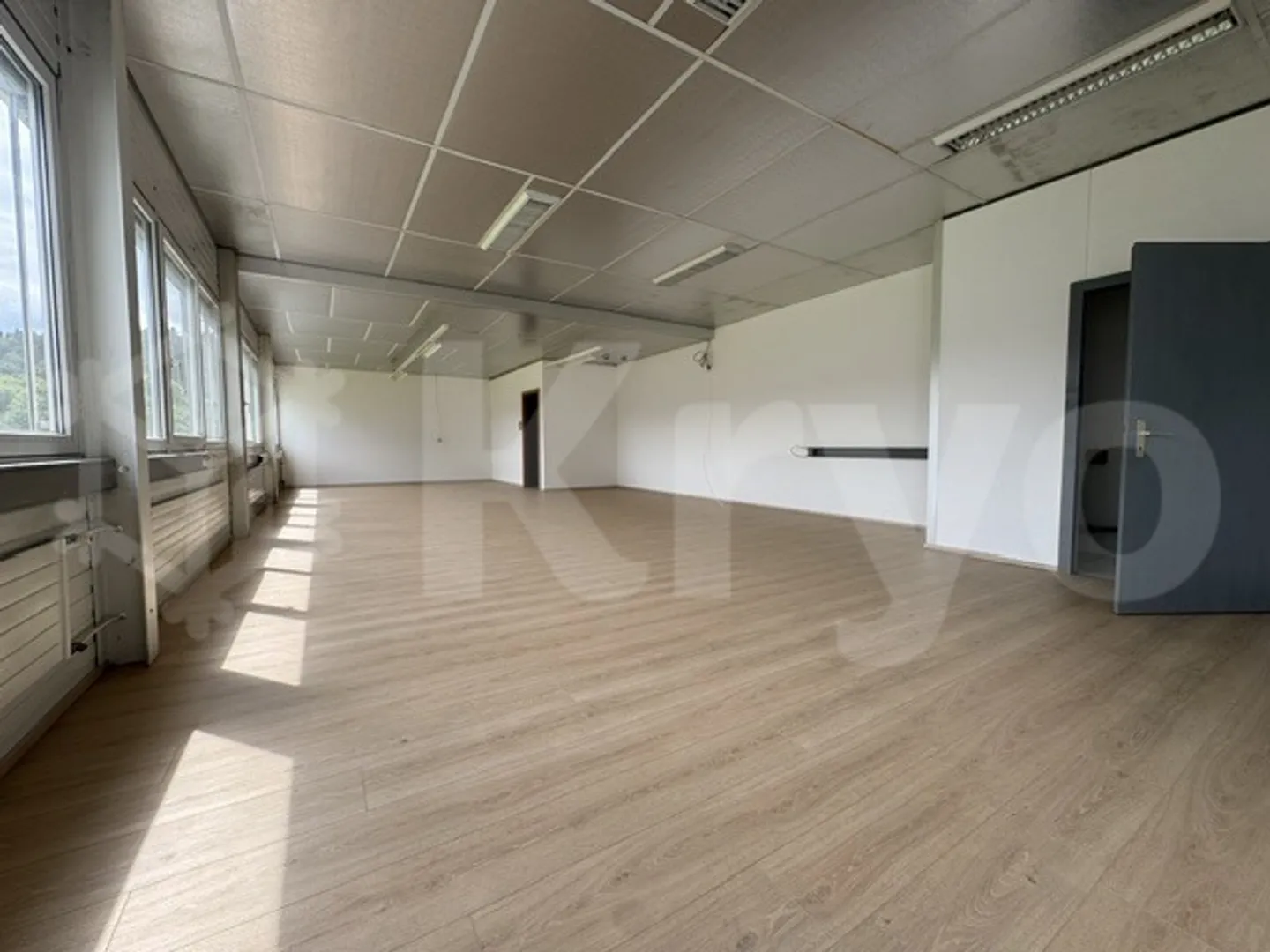 Commercial space of 100m2 for rent - Photo 1 of 4