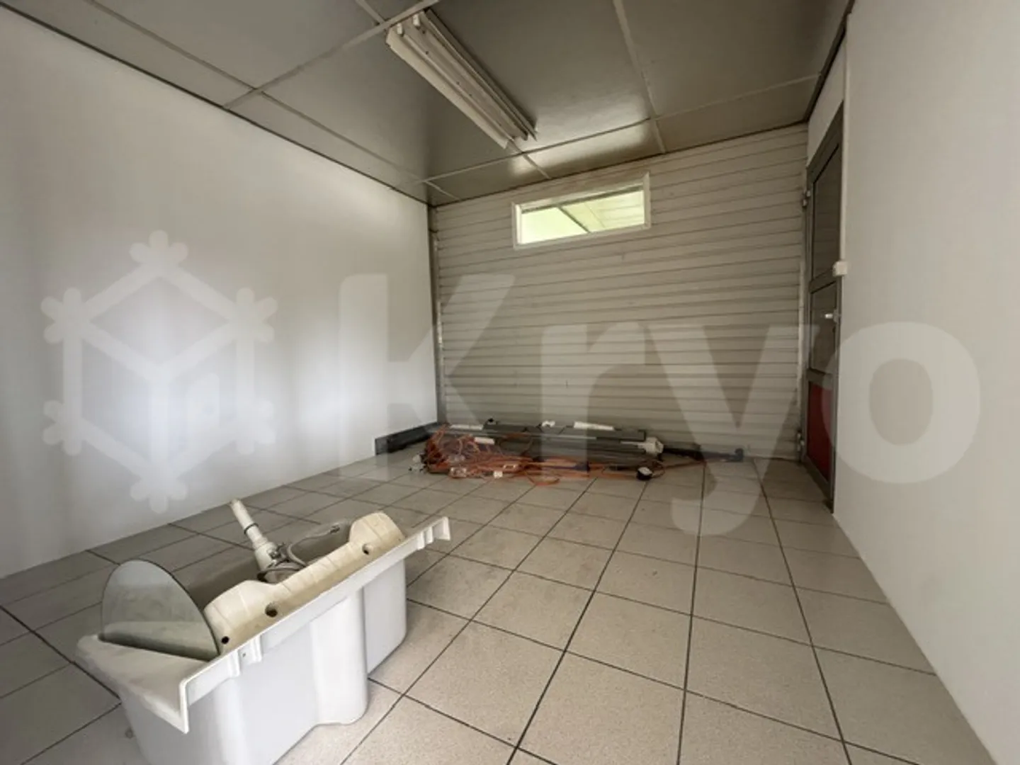 Commercial space of 100m2 for rent - Photo 4 of 4