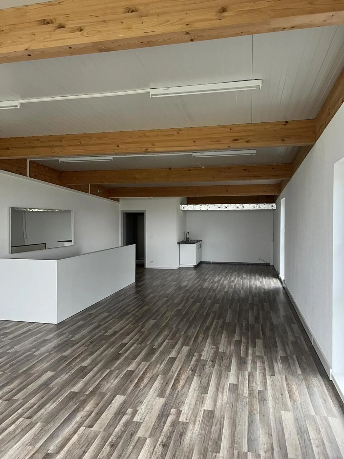 2182 - Mehrere Gewerberäume / Boxen zur Miete in Cortaillod - Foto 4 von 4