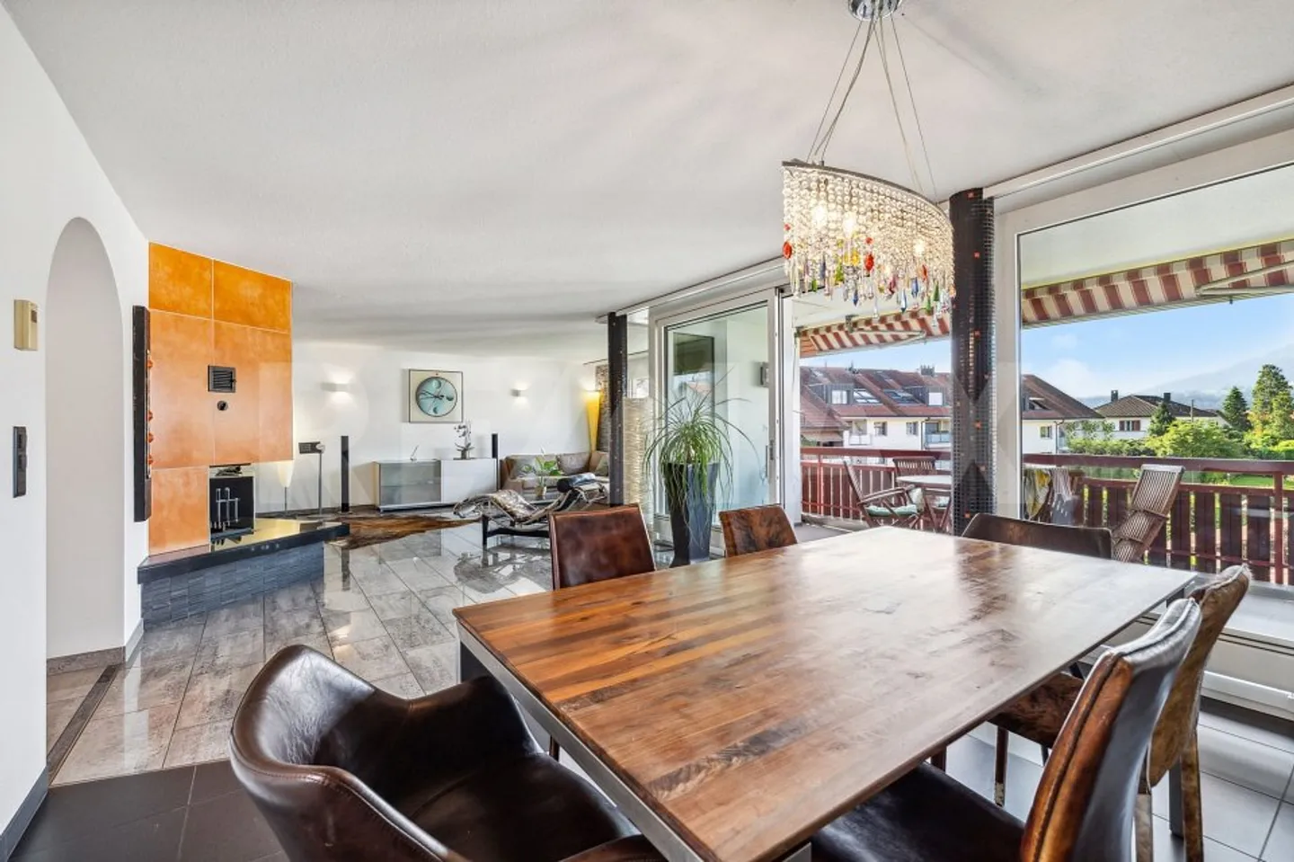 Appartamento maisonette 4 ½ camere con molto fascino e vista panoramica - Foto 2 di 13