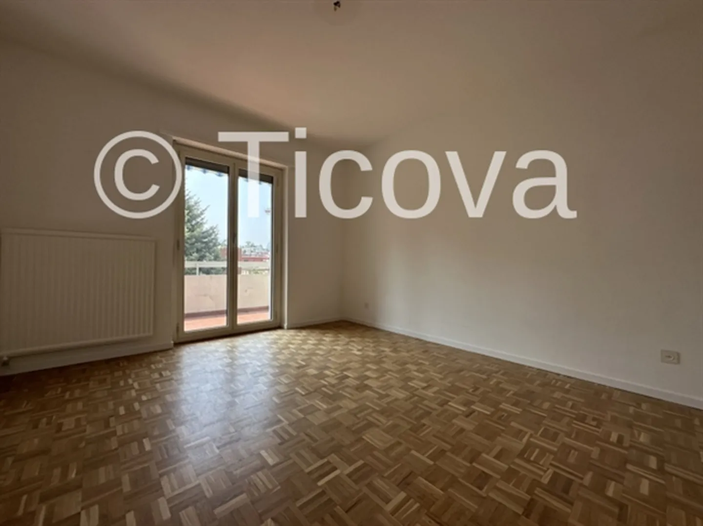 3.5 Renovated Rooms in Pregassona - Photo 8 of 9