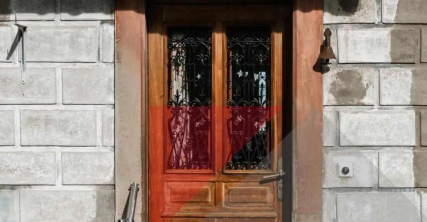 Character house to renovate Plot of 1005m2 central zone - Photo 5 of 9