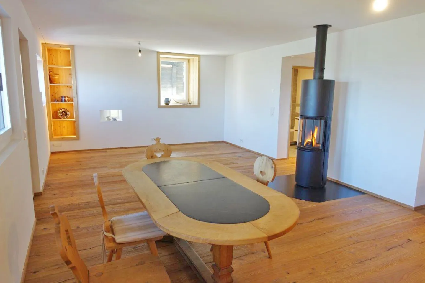 4.5-Zimmer-Ferienwohnung Nr. 1 in einem historischen Zweifamilienhaus in Luven - Foto 2 von 13