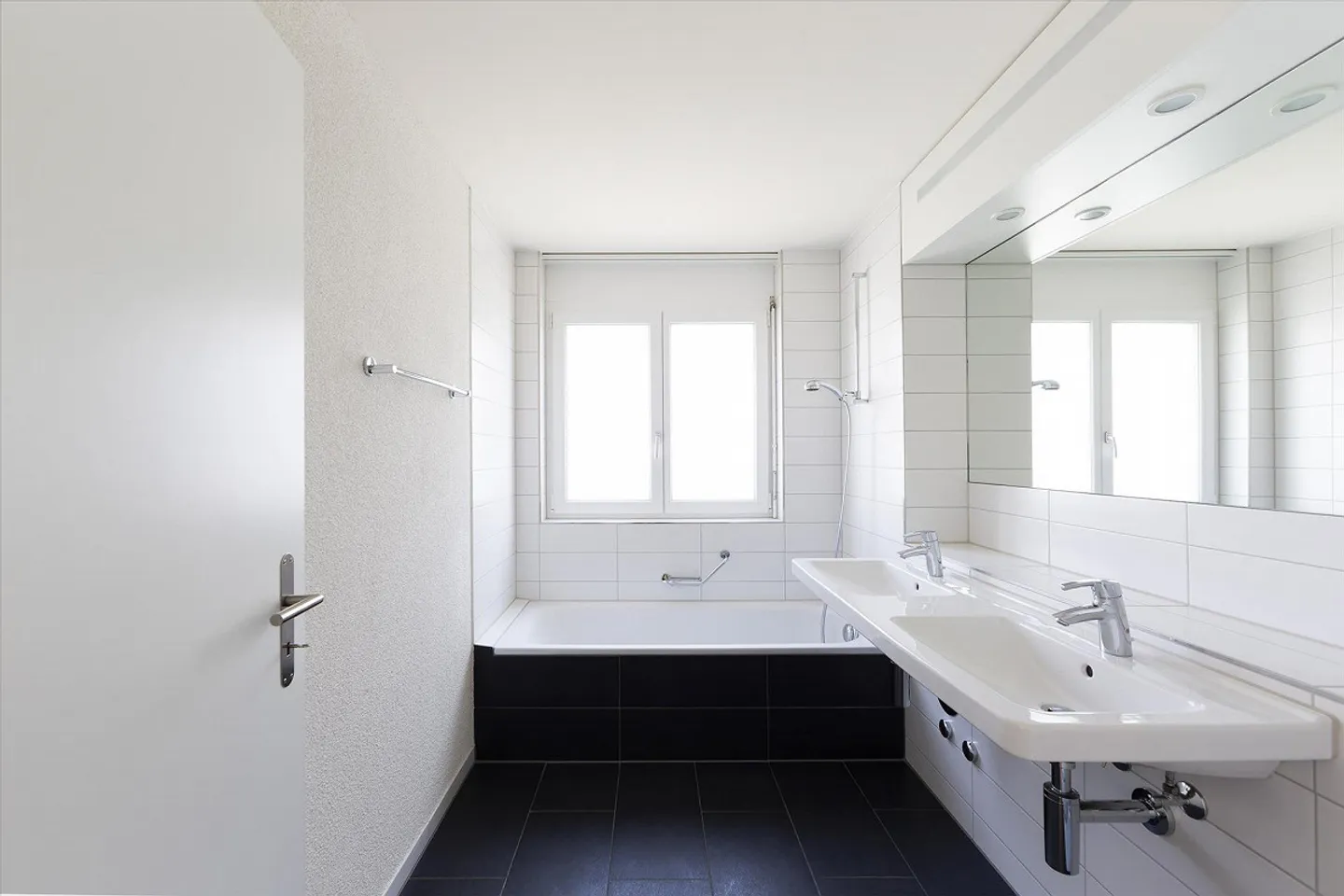Un appartement de rêve vous attend! - Photo 3 sur 7