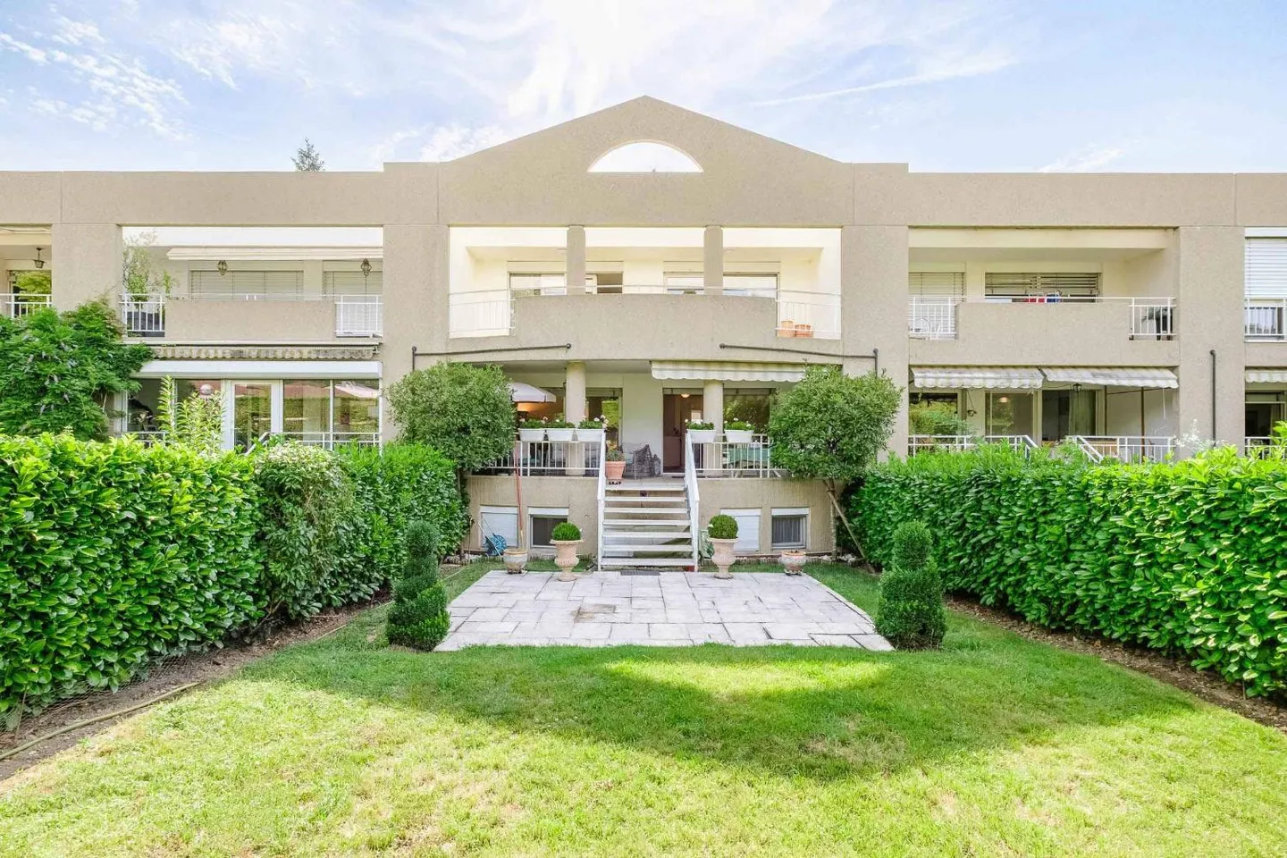 Pleasant 5-room duplex with terrace and garden - Photo 1 of 10