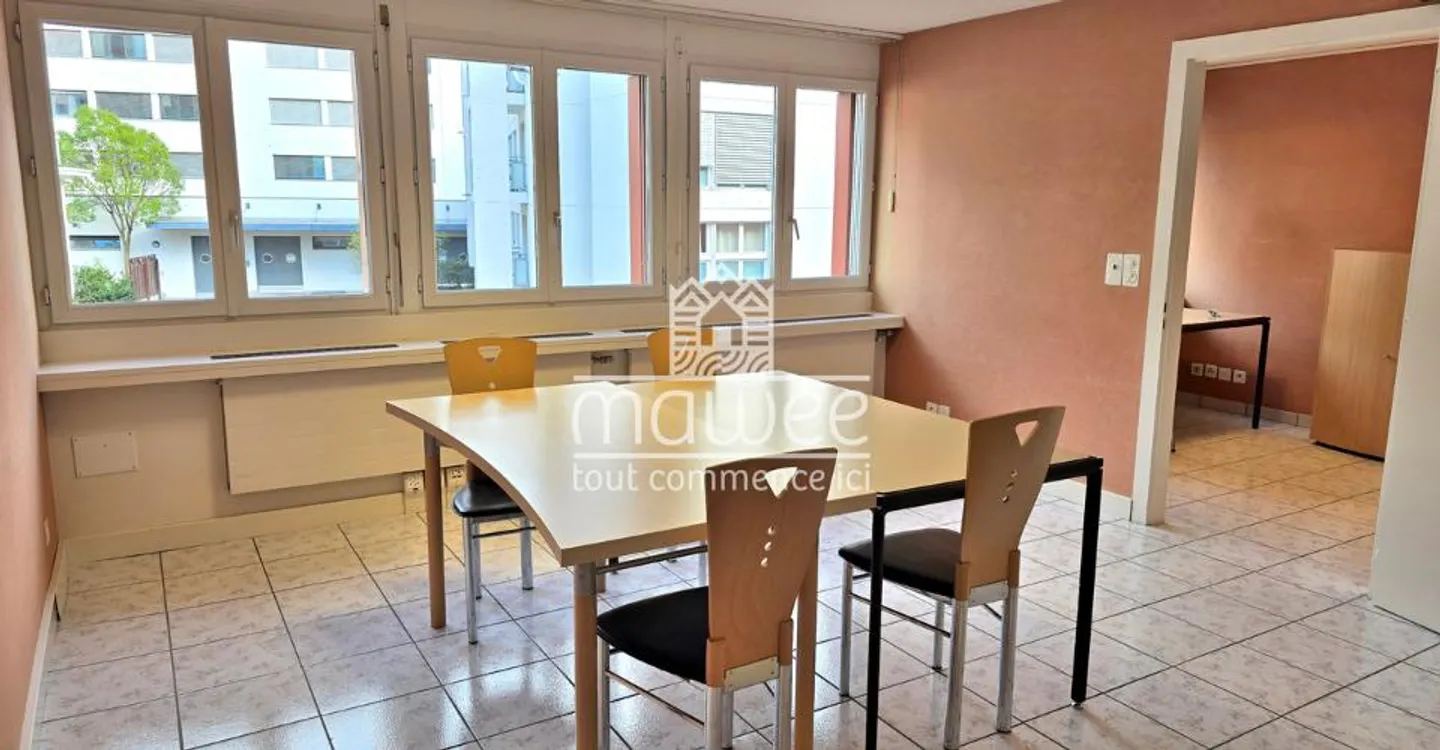 Ufficio - spazio commerciale di 75 m² nel centro di Martigny - Foto 1 di 10