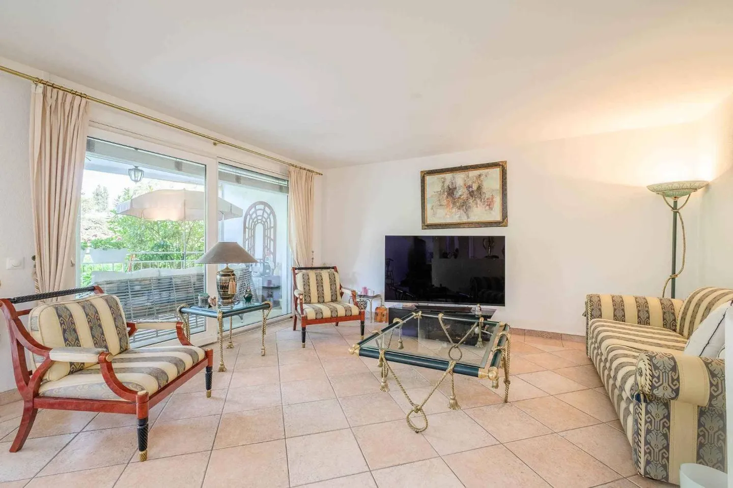 Pleasant 5-room duplex with terrace and garden - Photo 2 of 10