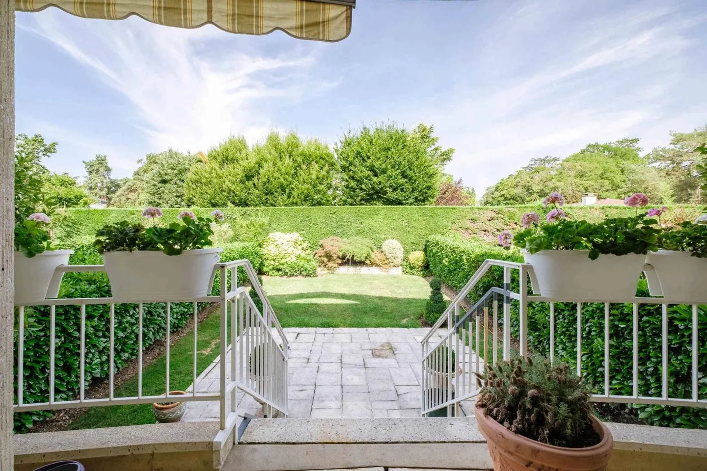 Pleasant 5-room duplex with terrace and garden - Photo 5 of 10