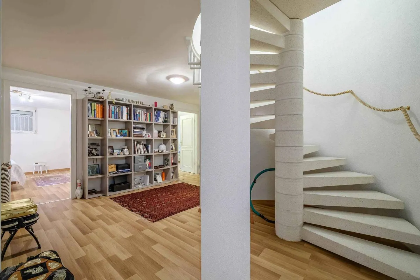Pleasant 5-room duplex with terrace and garden - Photo 8 of 10