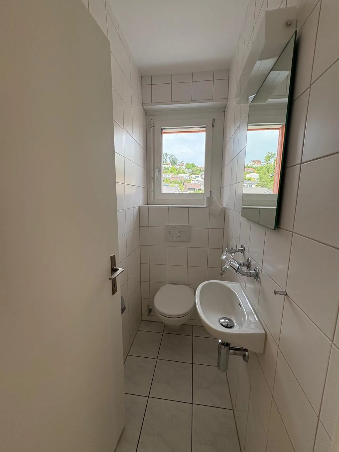 Appartement en penthouse au milieu de Reinach avec cheminée - Photo 9 sur 12