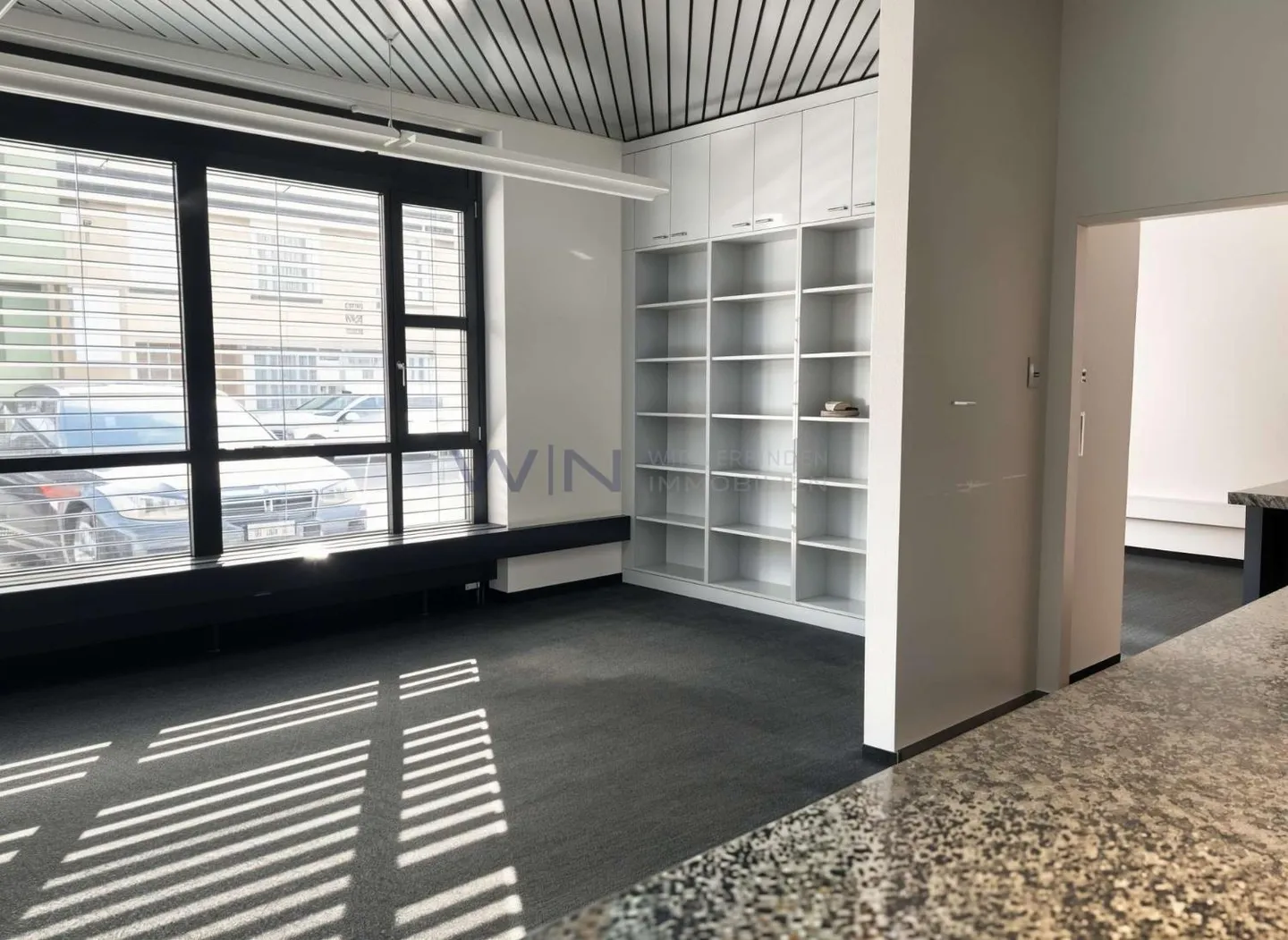 Exclusively equipped office - in a prime location - Photo 3 of 8