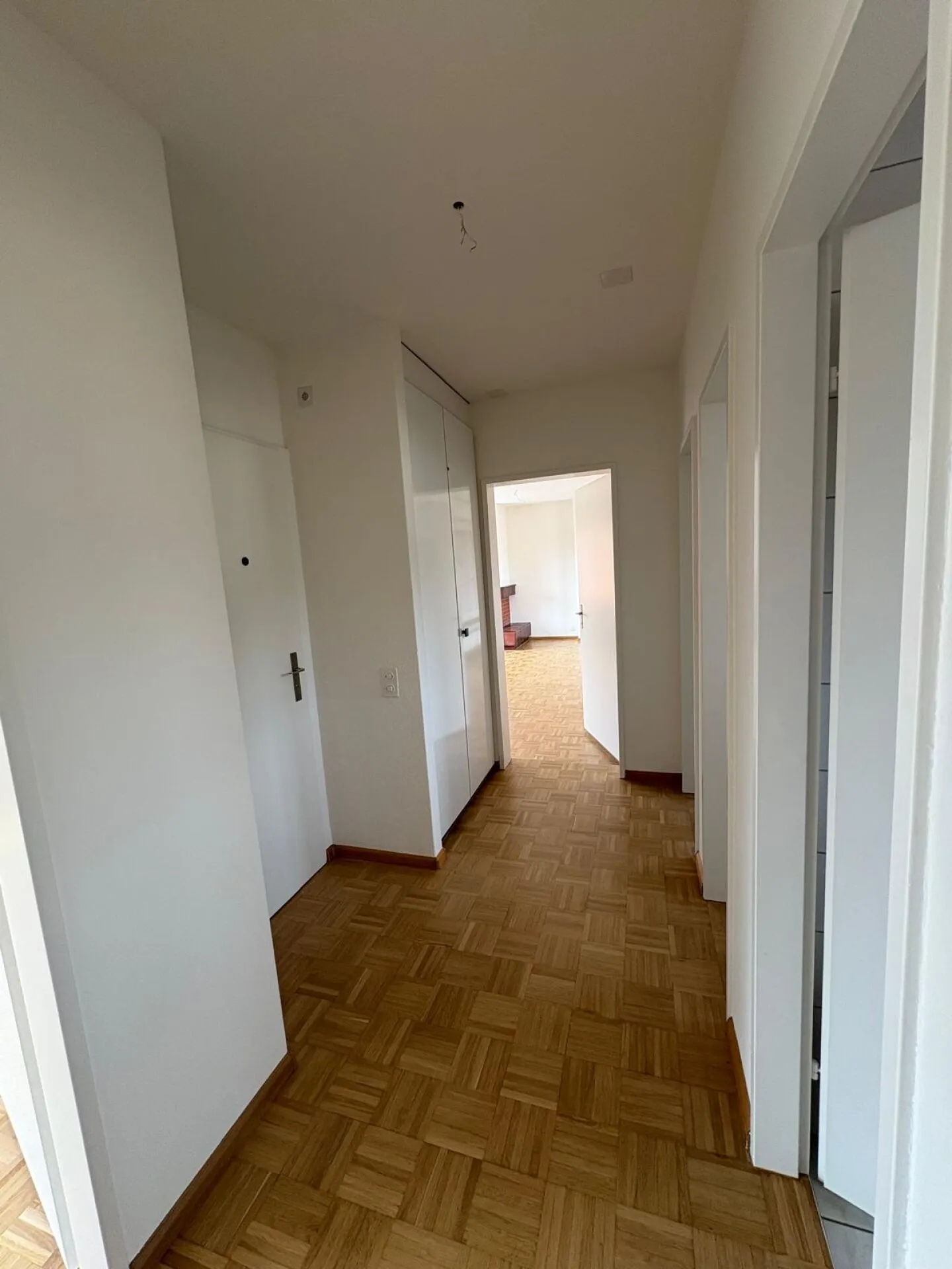 Appartement en penthouse au milieu de Reinach avec cheminée - Photo 12 sur 12