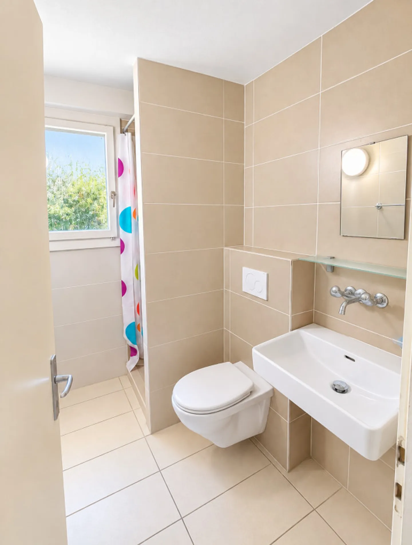 Zu vermieten - Schönes, vollständig renoviertes 2-Zimmer-Apartment - Foto 3 von 4