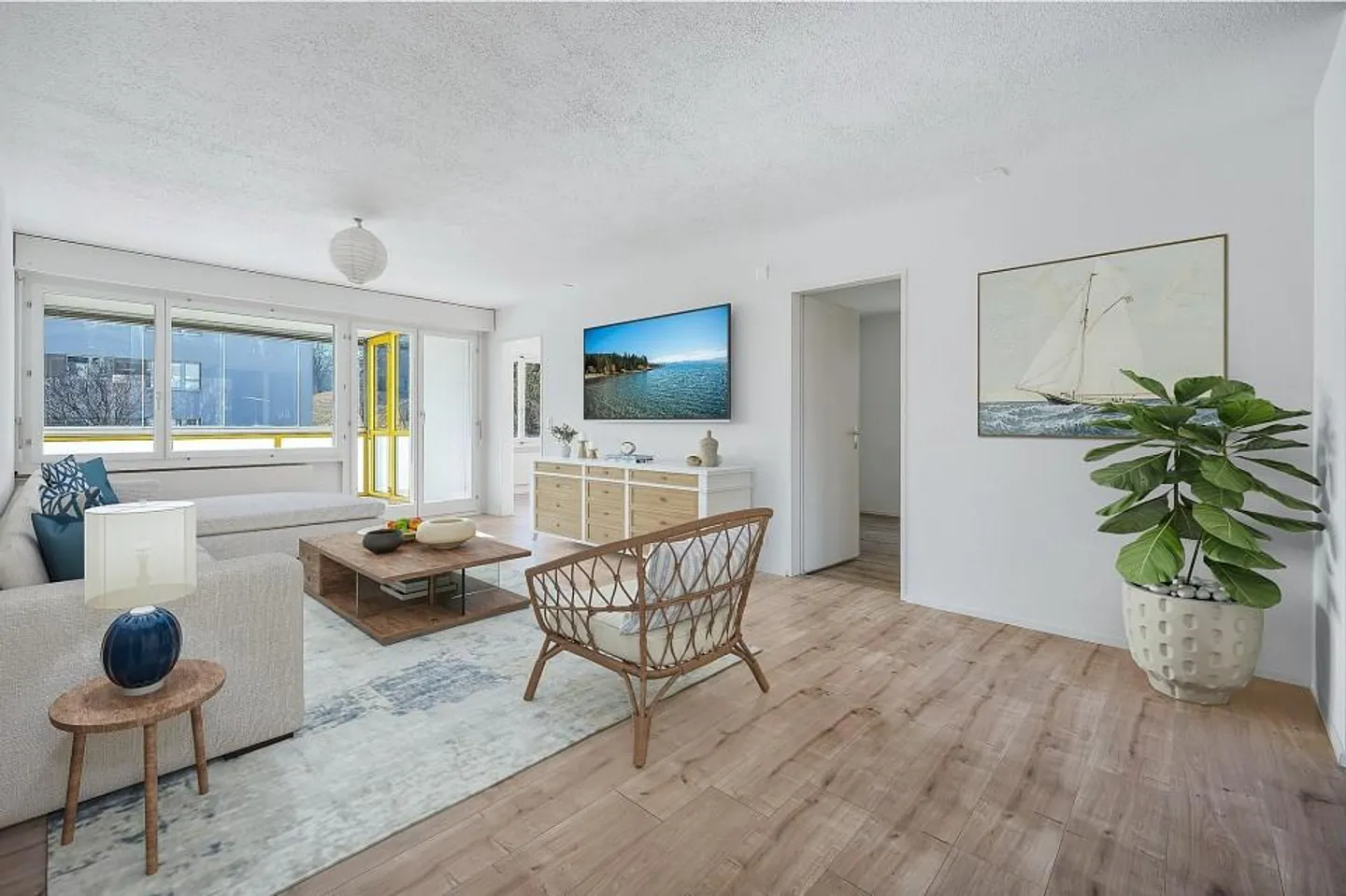 Light-Filled Rooms with a Comfortable Atmosphere - Photo 2 of 13