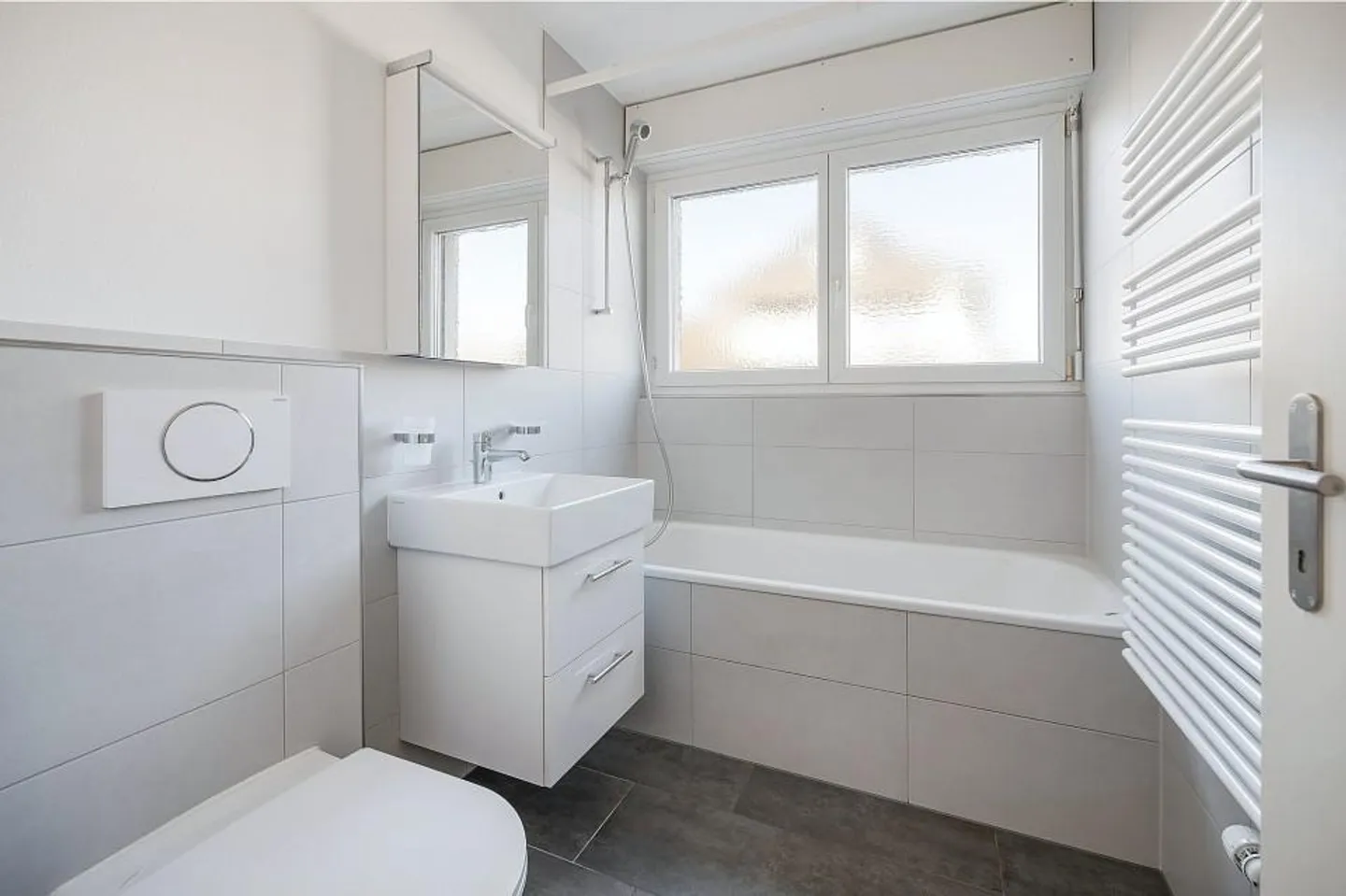 Light-Filled Rooms with a Comfortable Atmosphere - Photo 9 of 13